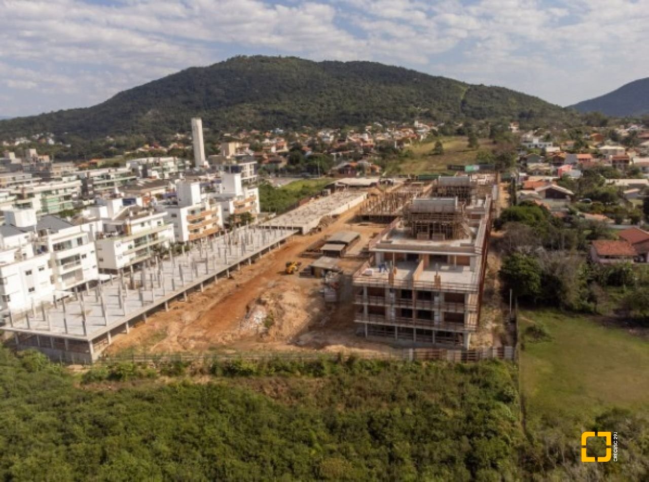 Apartamento com 73m², 2 quartos (sendo 1 suíte), 2 garagens, no bairro Campeche Leste em Florianópolis