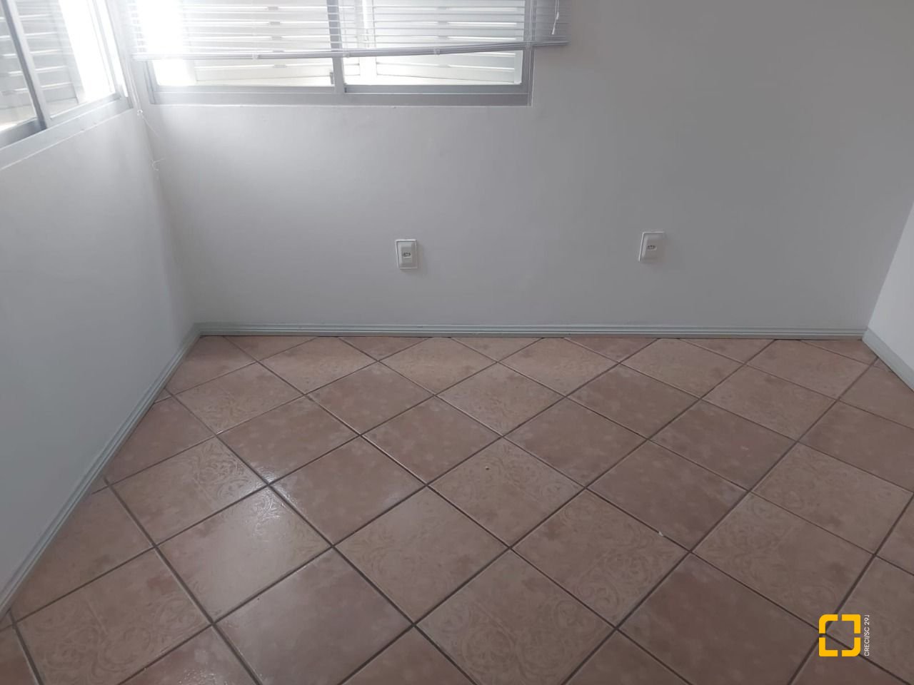 Apartamento com 101m², 4 quartos (sendo 1 suíte), 1 garagem, no bairro Trindade em Florianópolis