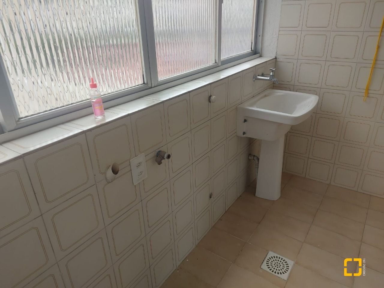 Apartamento com 101m², 4 quartos (sendo 1 suíte), 1 garagem, no bairro Trindade em Florianópolis