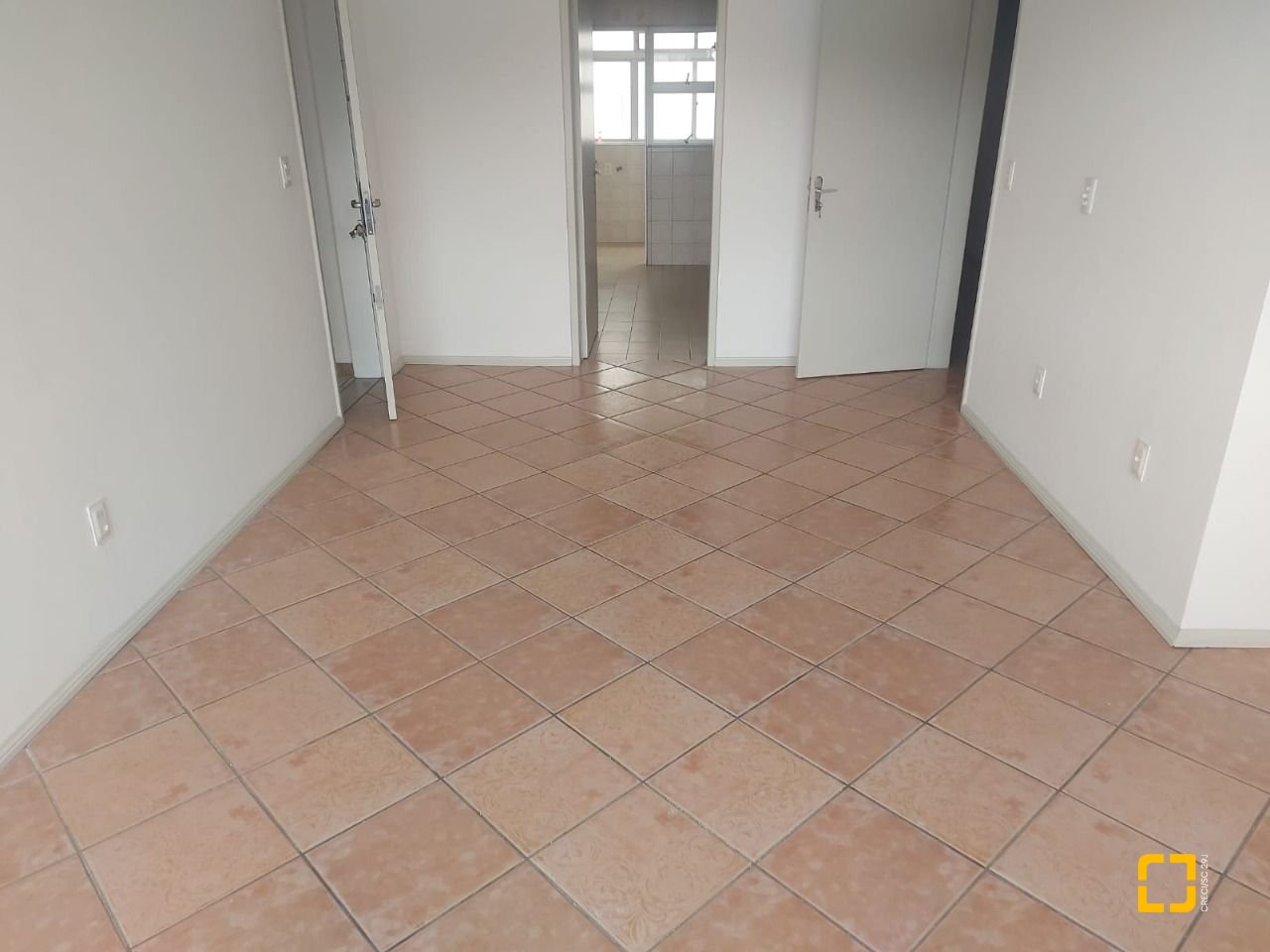 Apartamento com 101m², 4 quartos (sendo 1 suíte), 1 garagem, no bairro Trindade em Florianópolis