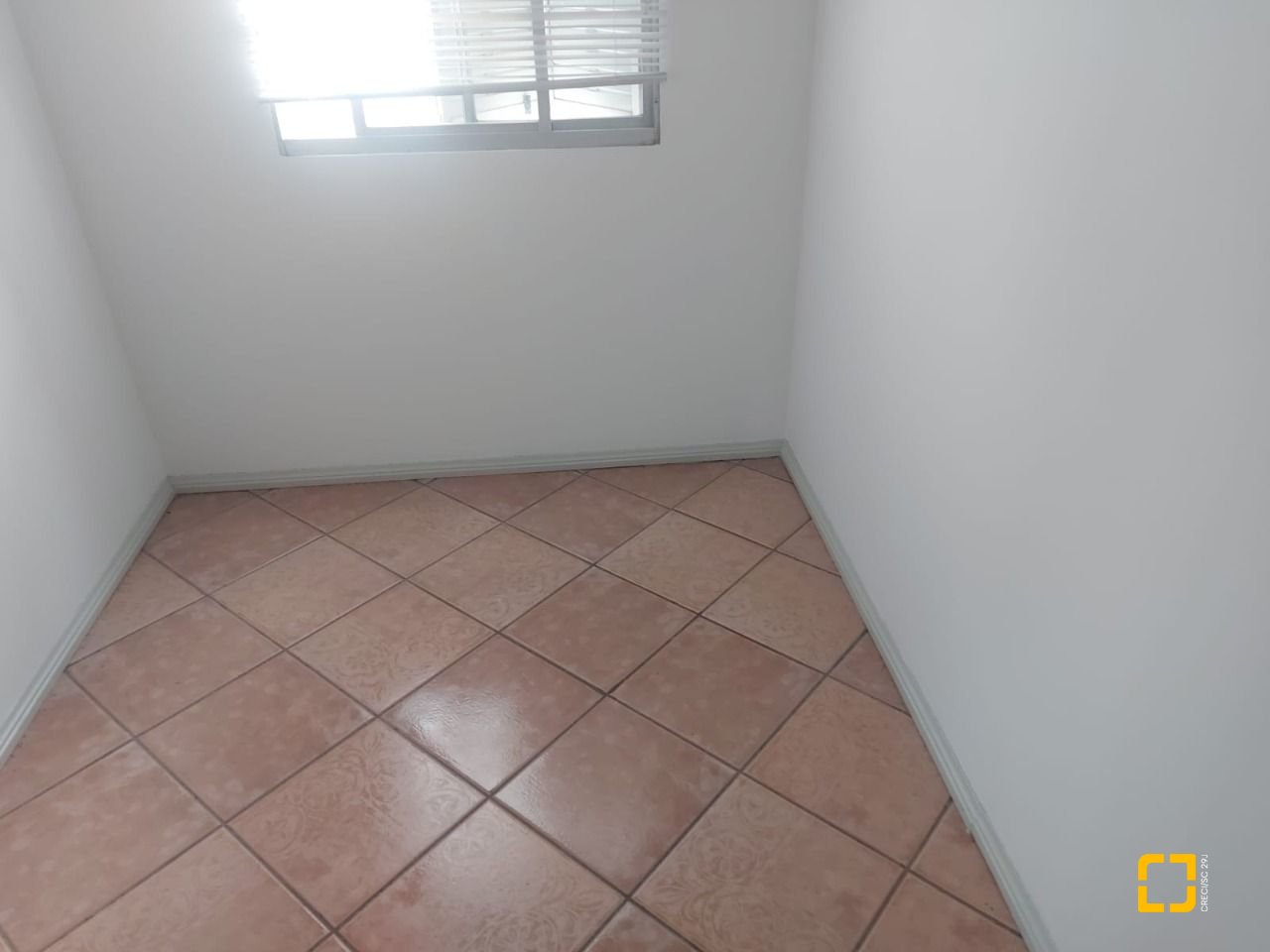 Apartamento com 101m², 4 quartos (sendo 1 suíte), 1 garagem, no bairro Trindade em Florianópolis