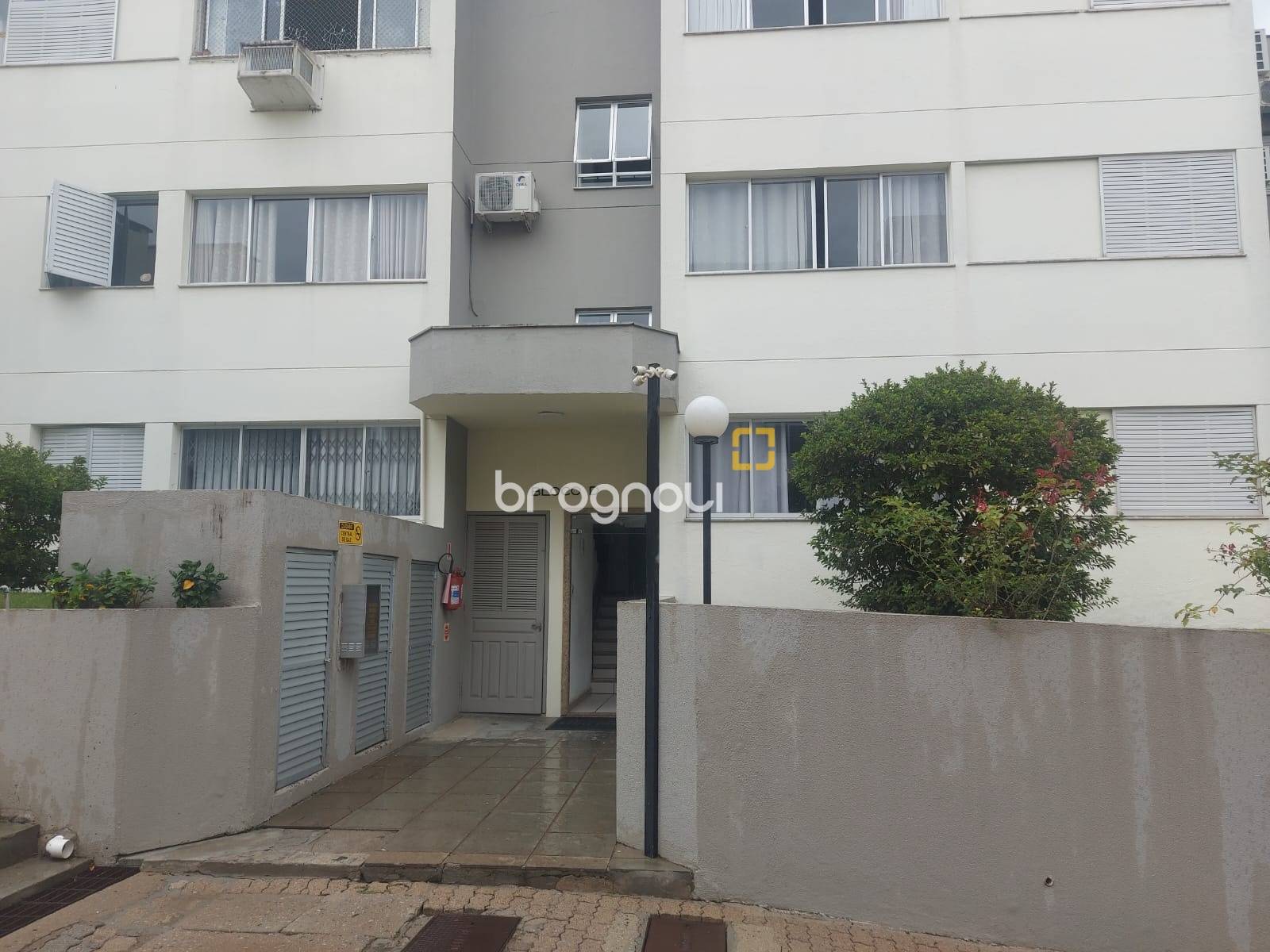 Apartamento com 101m², 3 quartos (sendo 1 suíte), 1 garagem, no bairro Trindade em Florianópolis