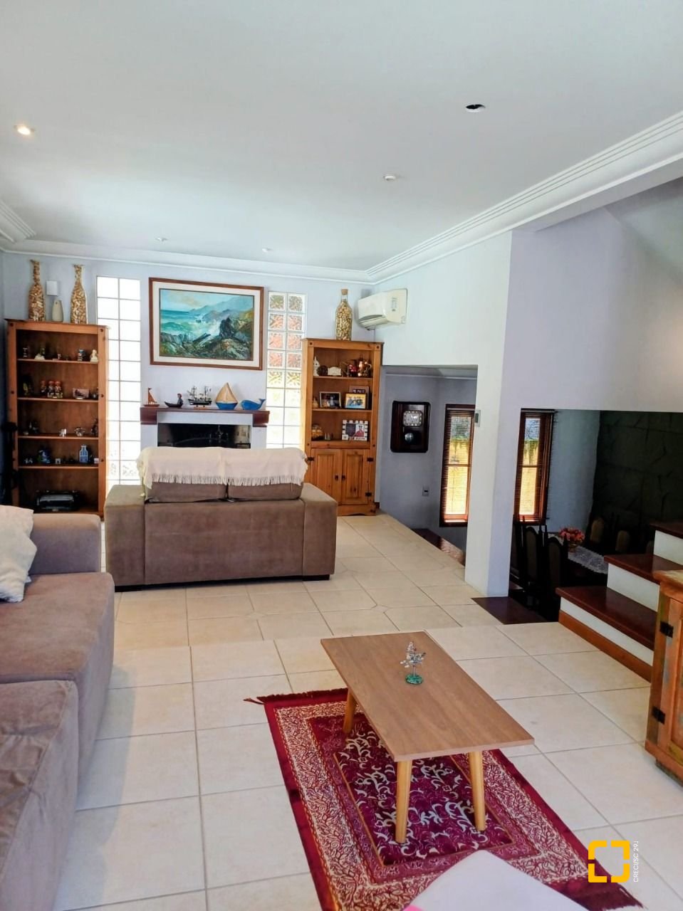 Casa com 216m², 3 quartos (sendo 1 suíte), 2 garagens, no bairro Cacupé em Florianópolis
