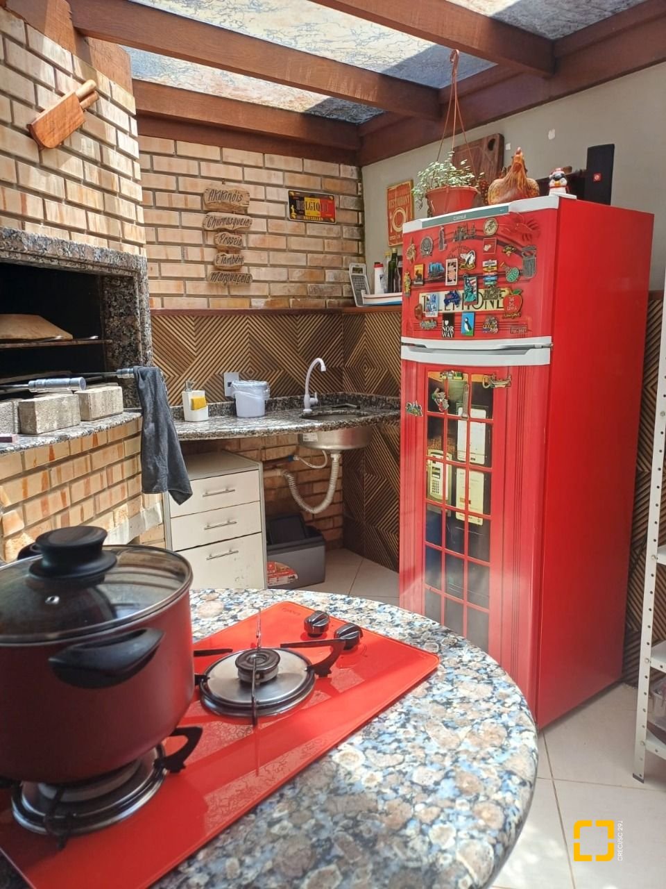 Casa com 216m², 3 quartos (sendo 1 suíte), 2 garagens, no bairro Cacupé em Florianópolis