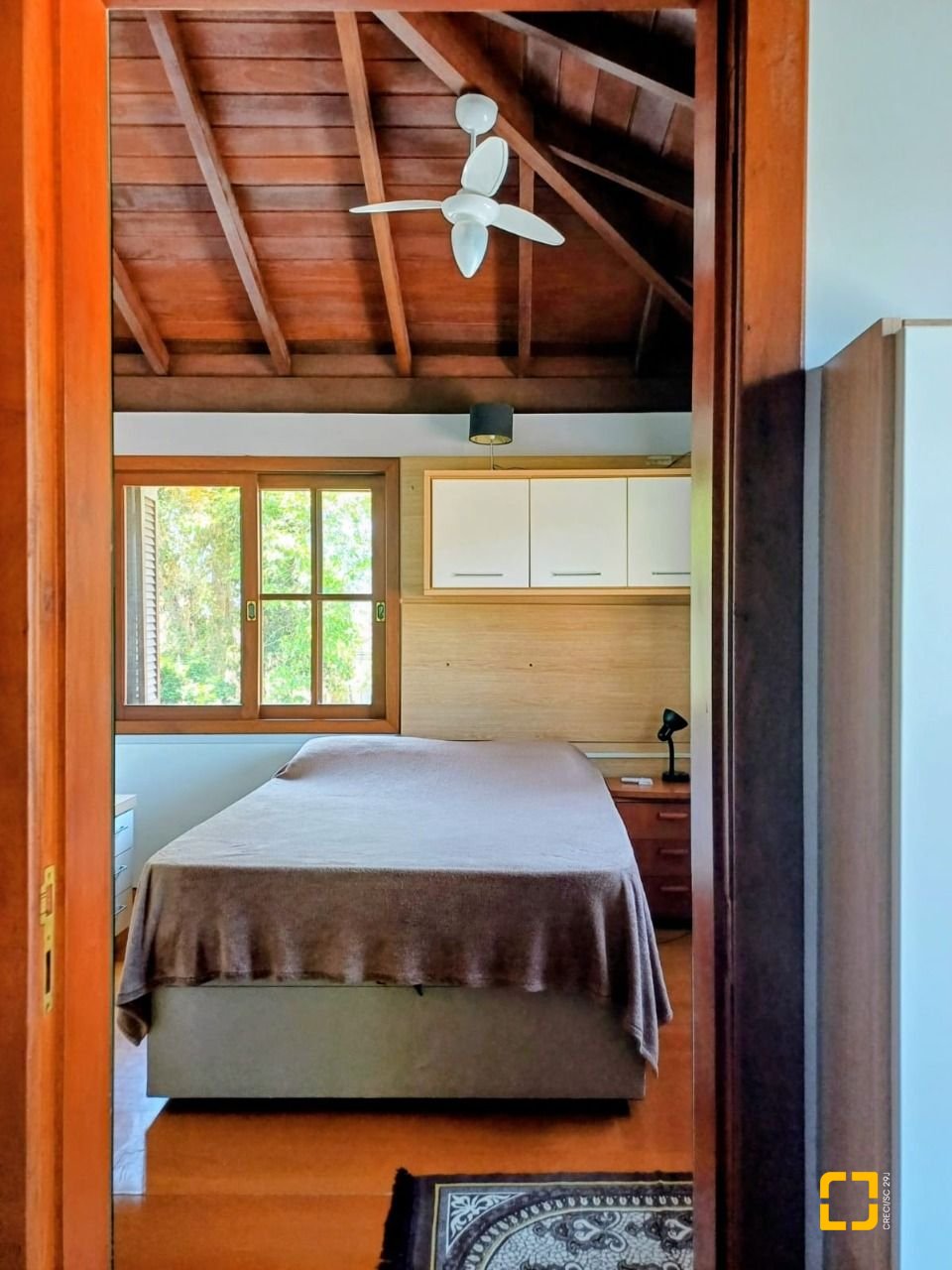 Casa com 216m², 3 quartos (sendo 1 suíte), 2 garagens, no bairro Cacupé em Florianópolis