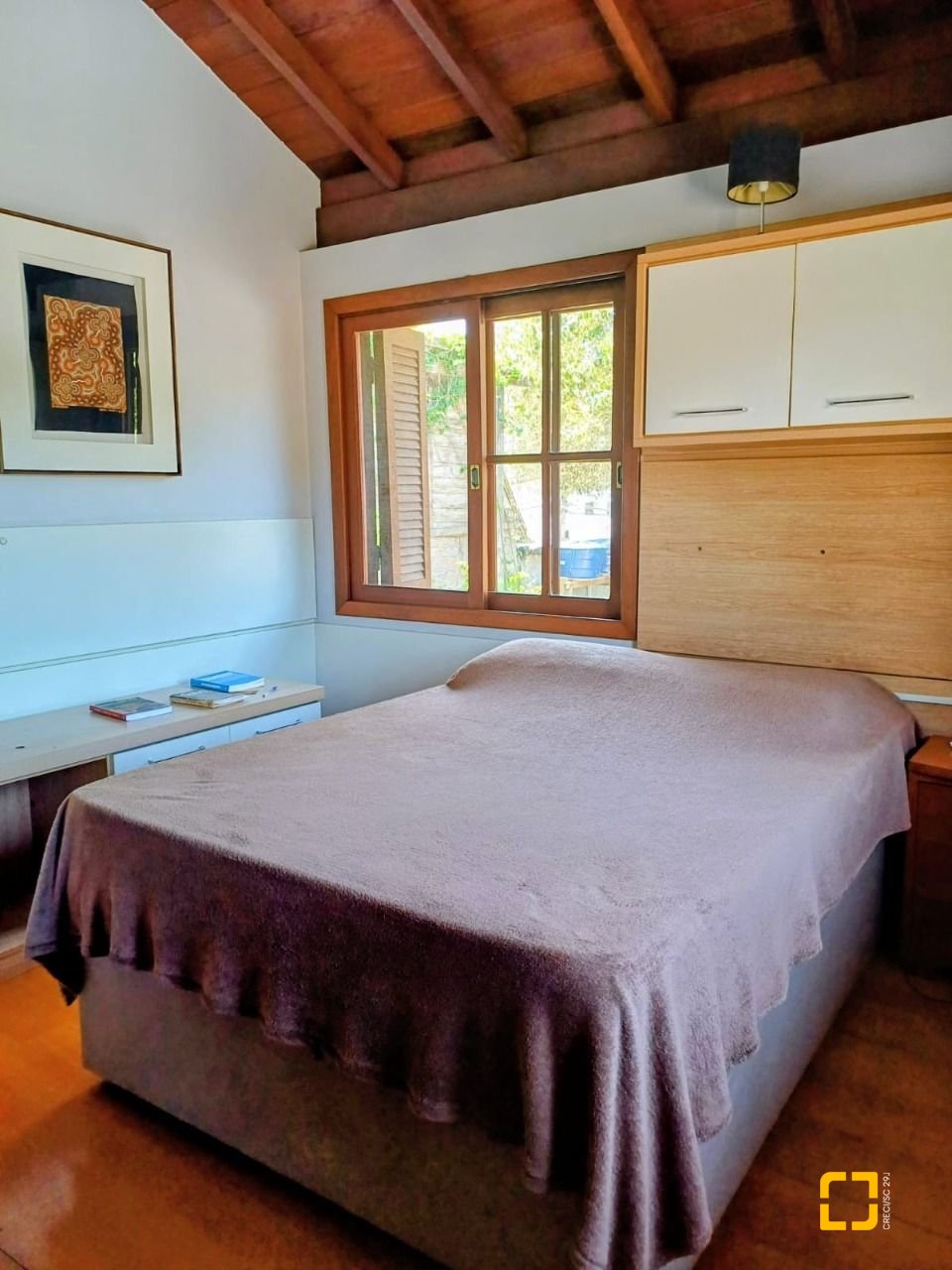 Casa com 216m², 3 quartos (sendo 1 suíte), 2 garagens, no bairro Cacupé em Florianópolis