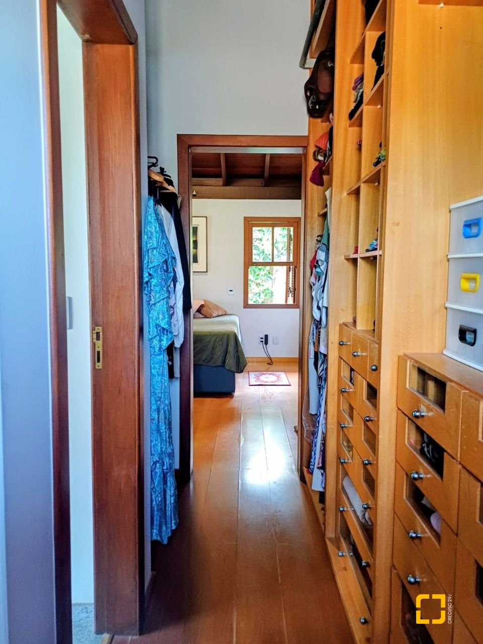 Casa com 216m², 3 quartos (sendo 1 suíte), 2 garagens, no bairro Cacupé em Florianópolis
