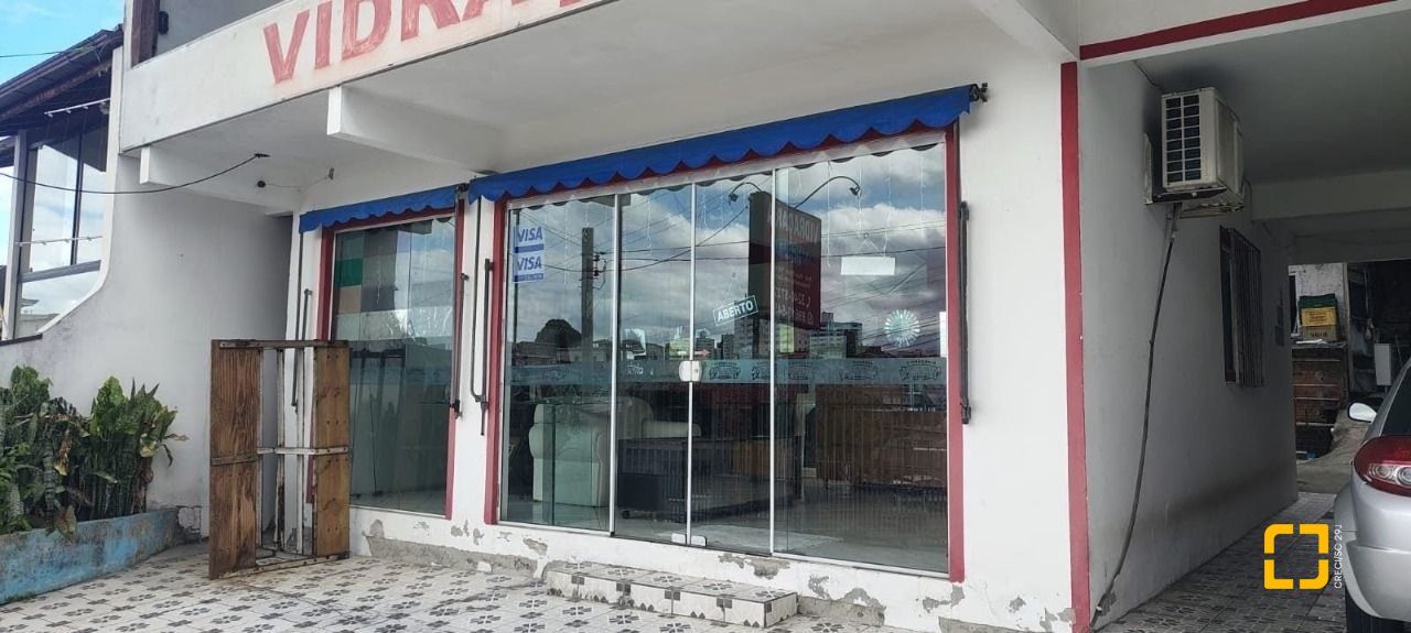 Casa com 180m², 7 garagens, no bairro Monte Cristo em Florianópolis