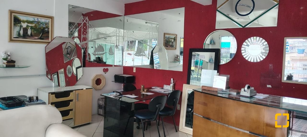 Casa com 180m², 7 garagens, no bairro Monte Cristo em Florianópolis