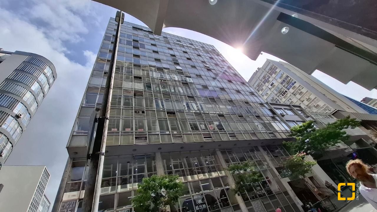 Sala com 71m², no bairro Centro em Florianópolis