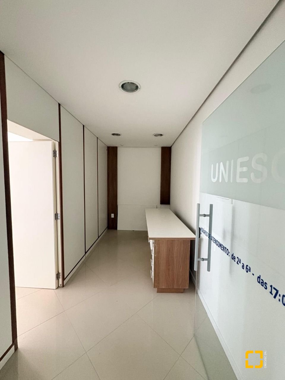 Sala com 71m², no bairro Centro em Florianópolis