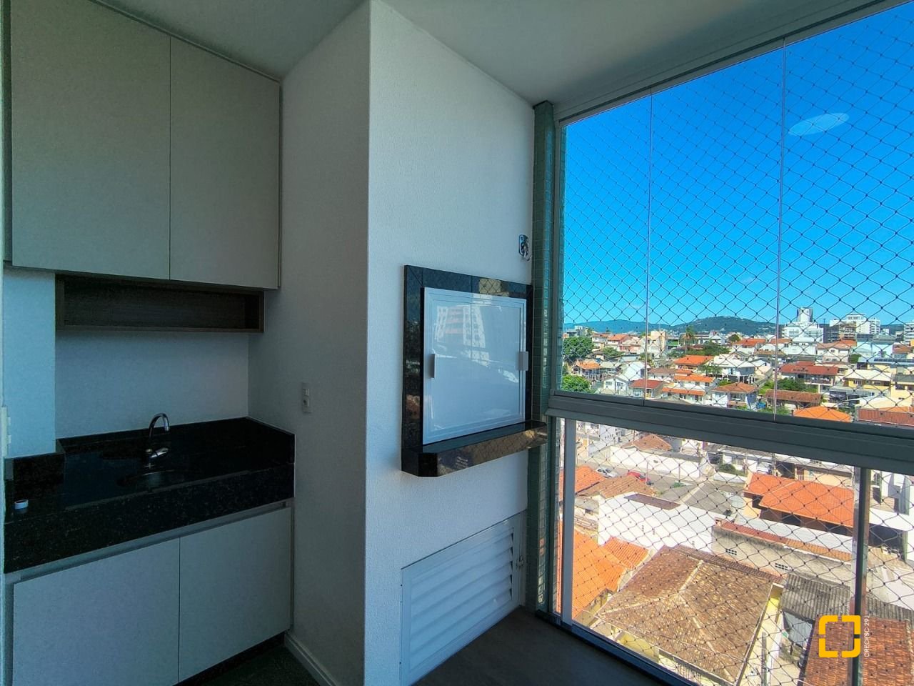 Apartamento com 117m², 5 quartos (sendo 1 suíte), 2 garagens, no bairro Jardim Atlântico em Florianópolis
