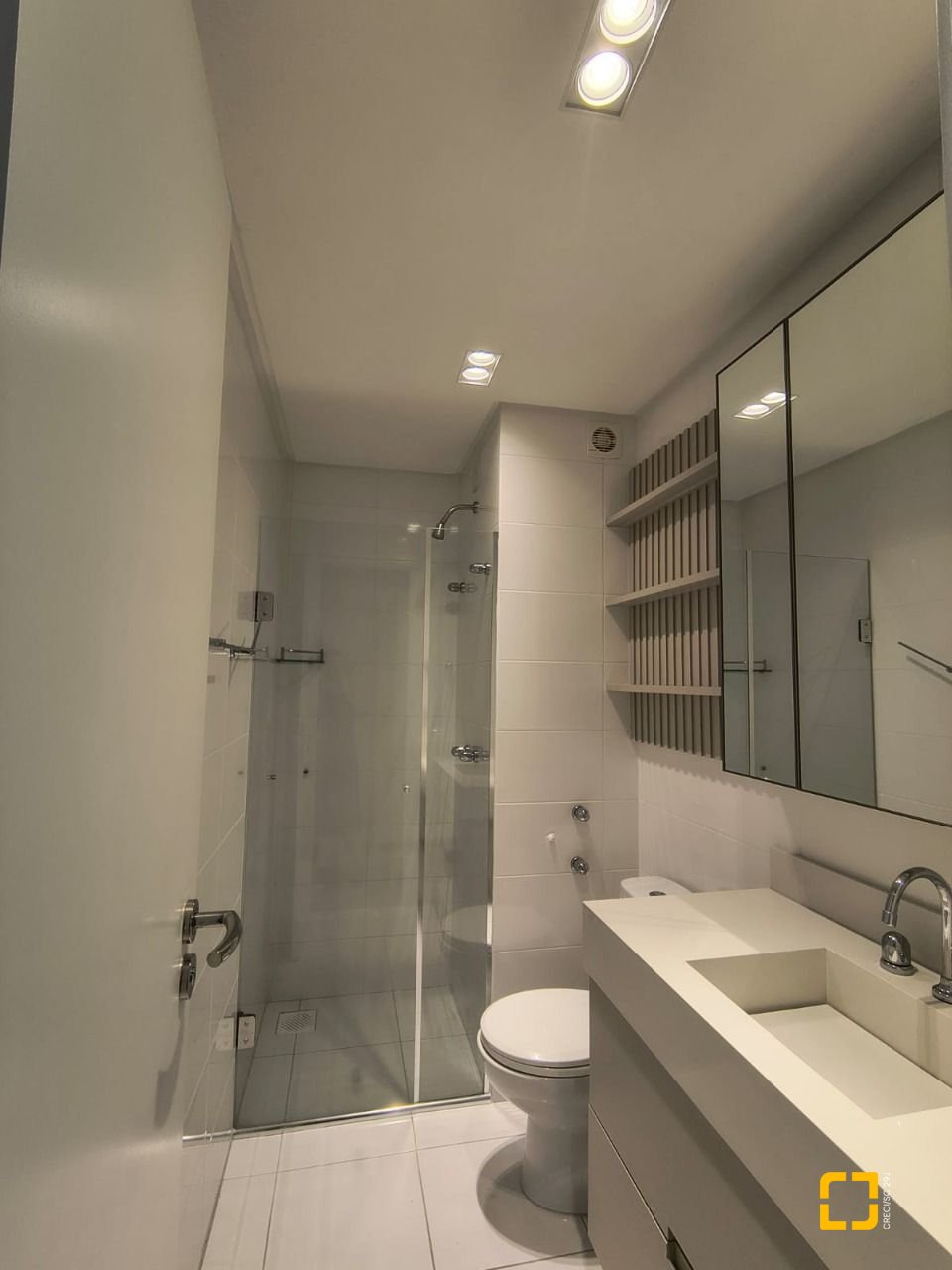 Apartamento com 117m², 5 quartos (sendo 1 suíte), 2 garagens, no bairro Jardim Atlântico em Florianópolis