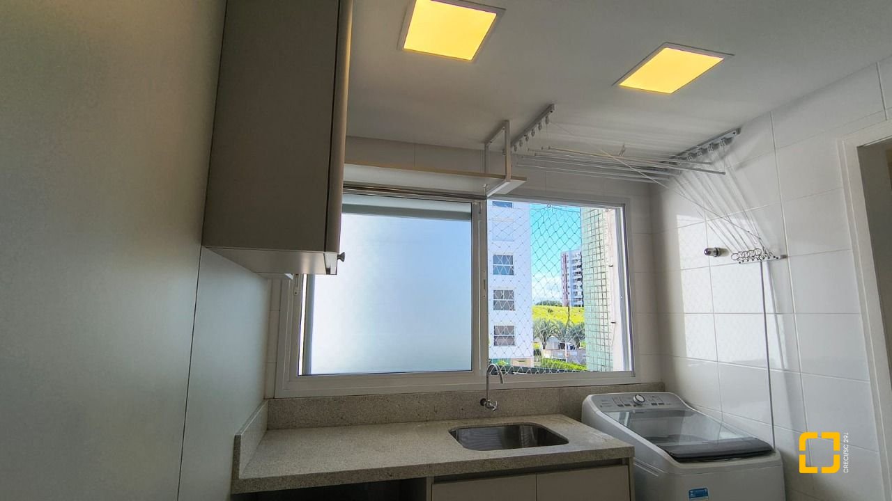 Apartamento com 117m², 5 quartos (sendo 1 suíte), 2 garagens, no bairro Jardim Atlântico em Florianópolis