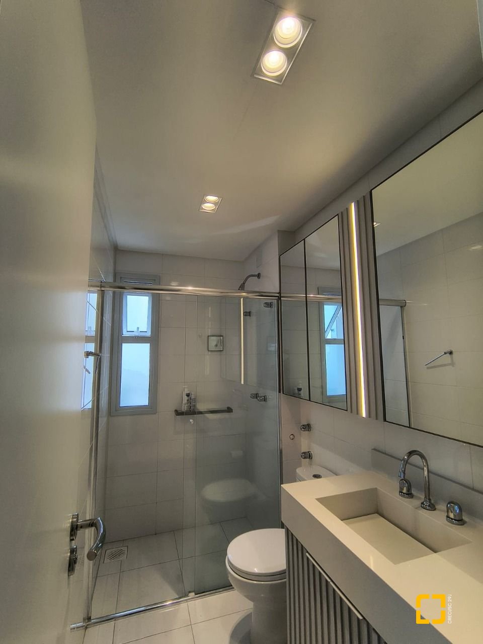 Apartamento com 117m², 5 quartos (sendo 1 suíte), 2 garagens, no bairro Jardim Atlântico em Florianópolis