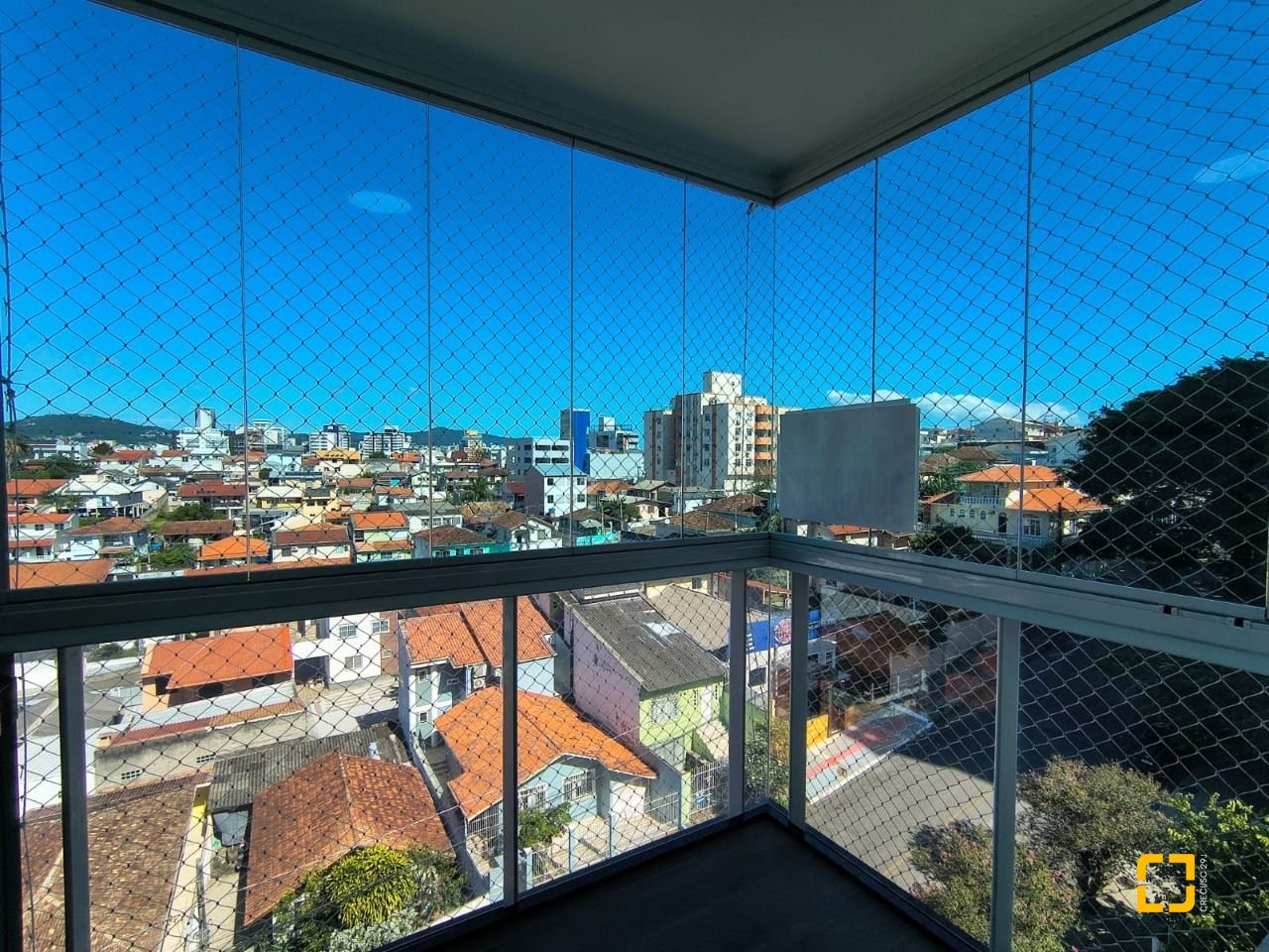 Apartamento com 117m², 5 quartos (sendo 1 suíte), 2 garagens, no bairro Jardim Atlântico em Florianópolis