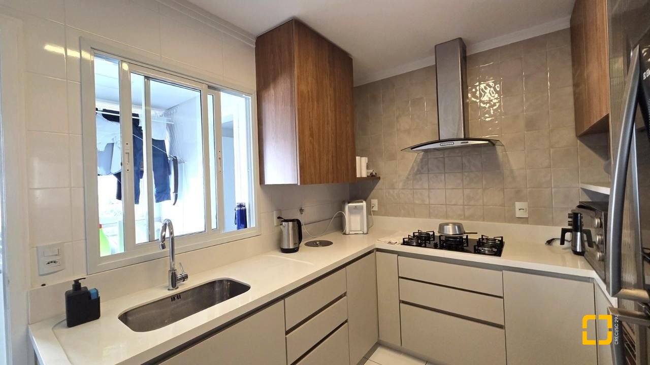 Apartamento com 117m², 5 quartos (sendo 1 suíte), 2 garagens, no bairro Jardim Atlântico em Florianópolis