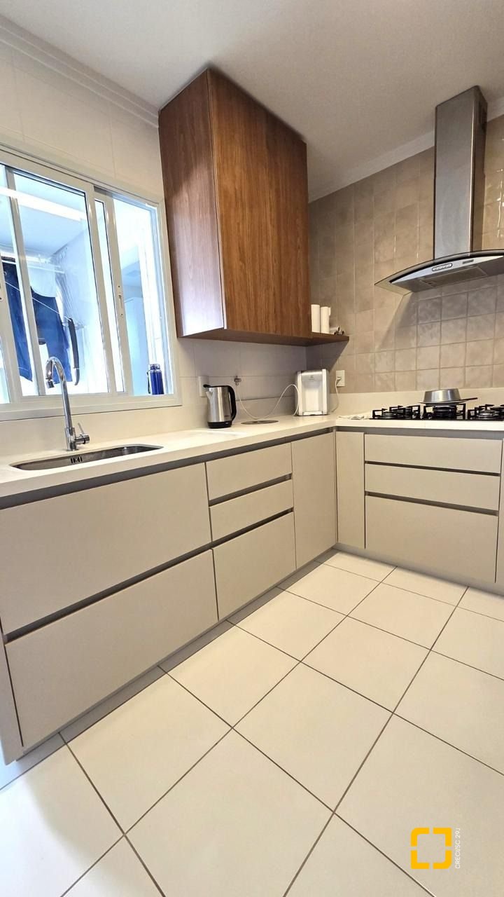 Apartamento com 117m², 5 quartos (sendo 1 suíte), 2 garagens, no bairro Jardim Atlântico em Florianópolis