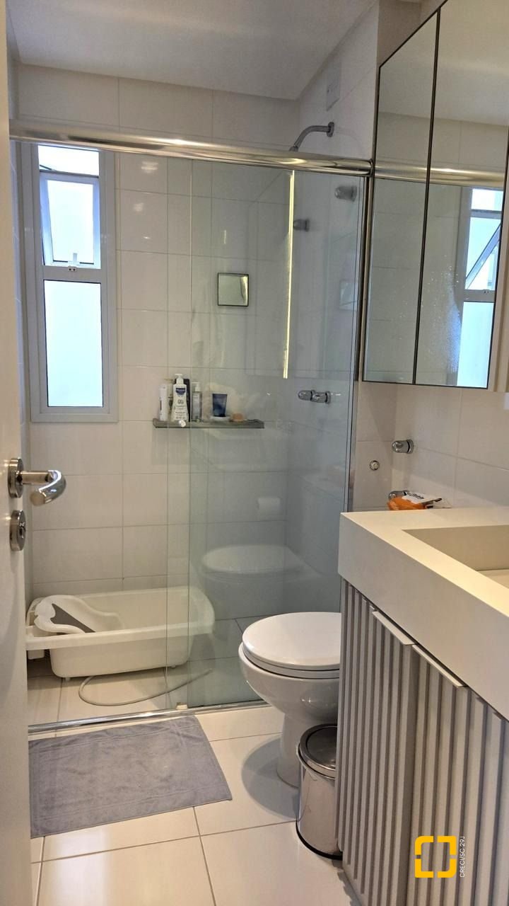 Apartamento com 117m², 5 quartos (sendo 1 suíte), 2 garagens, no bairro Jardim Atlântico em Florianópolis
