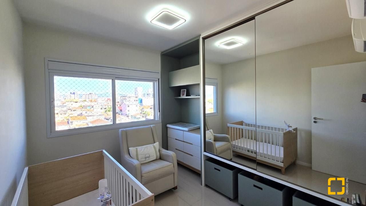 Apartamento com 117m², 5 quartos (sendo 1 suíte), 2 garagens, no bairro Jardim Atlântico em Florianópolis