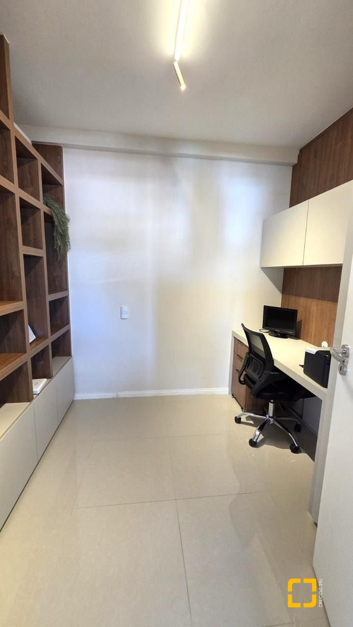 Apartamento com 117m², 5 quartos (sendo 1 suíte), 2 garagens, no bairro Jardim Atlântico em Florianópolis