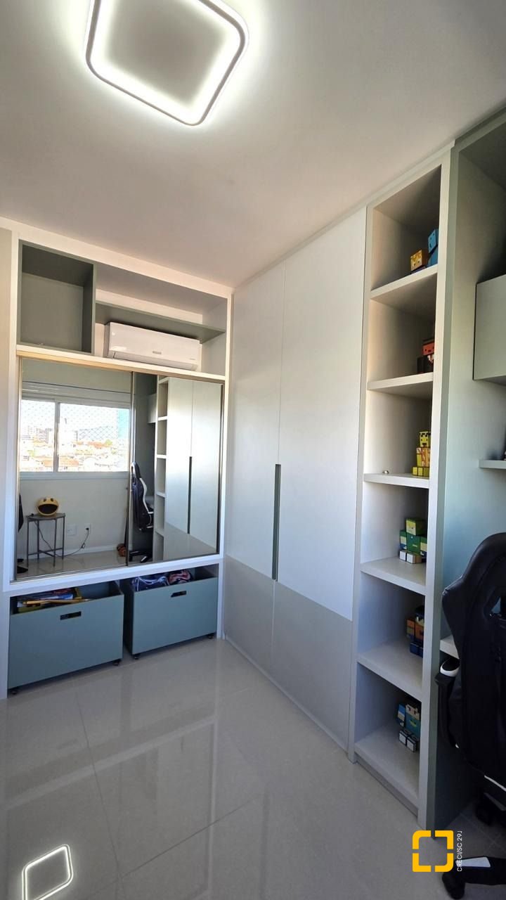 Apartamento com 117m², 5 quartos (sendo 1 suíte), 2 garagens, no bairro Jardim Atlântico em Florianópolis