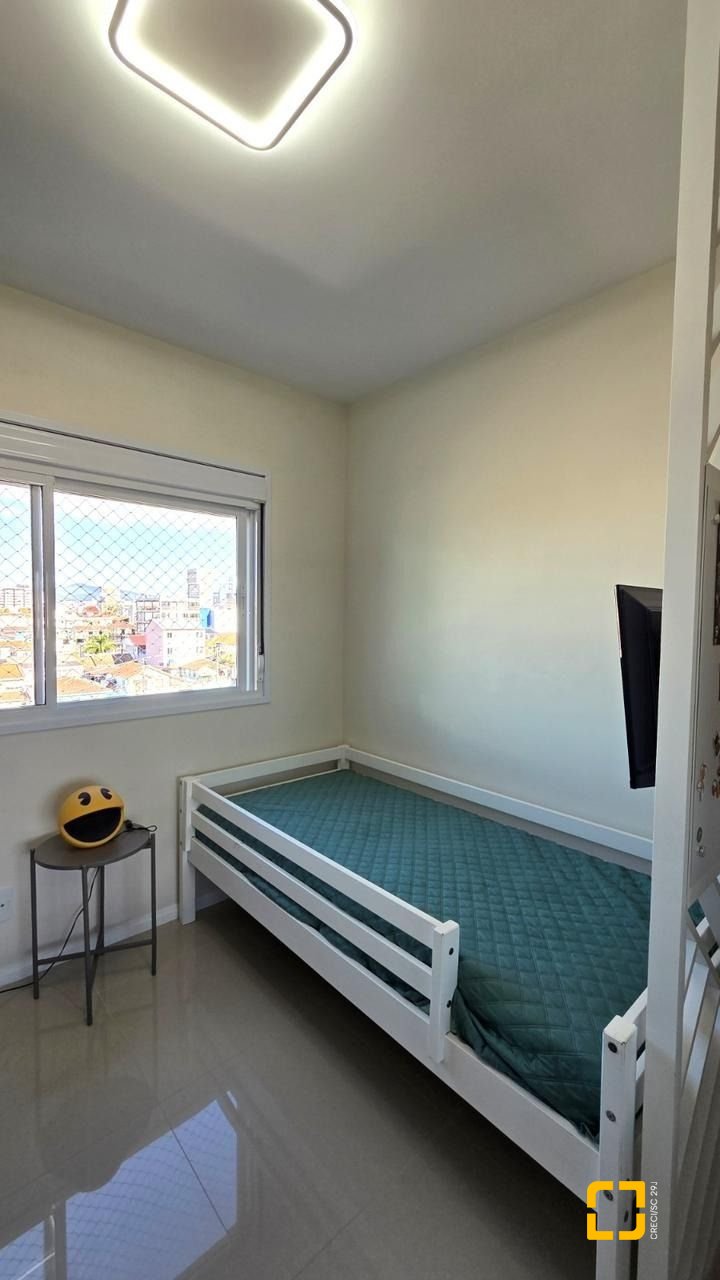 Apartamento com 117m², 5 quartos (sendo 1 suíte), 2 garagens, no bairro Jardim Atlântico em Florianópolis