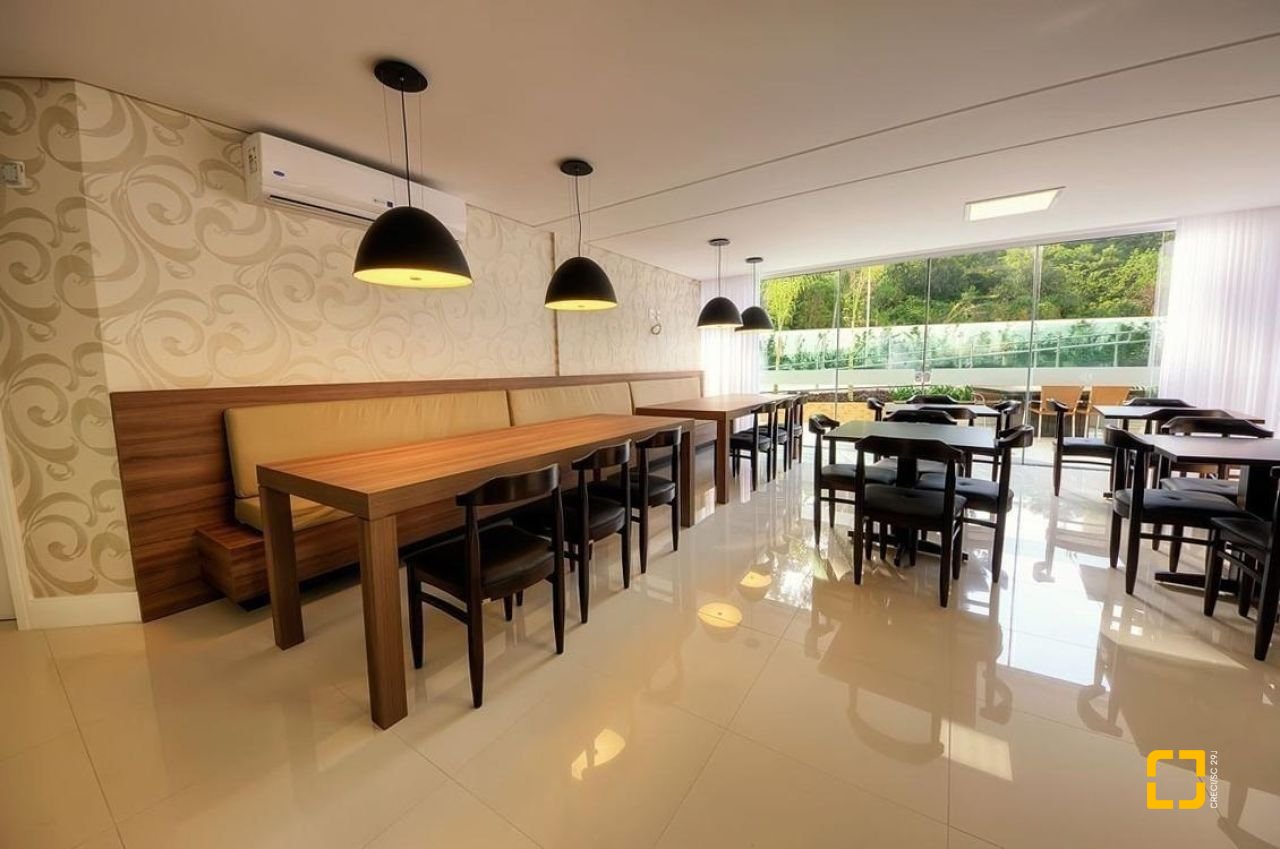 Apartamento com 117m², 5 quartos (sendo 1 suíte), 2 garagens, no bairro Jardim Atlântico em Florianópolis
