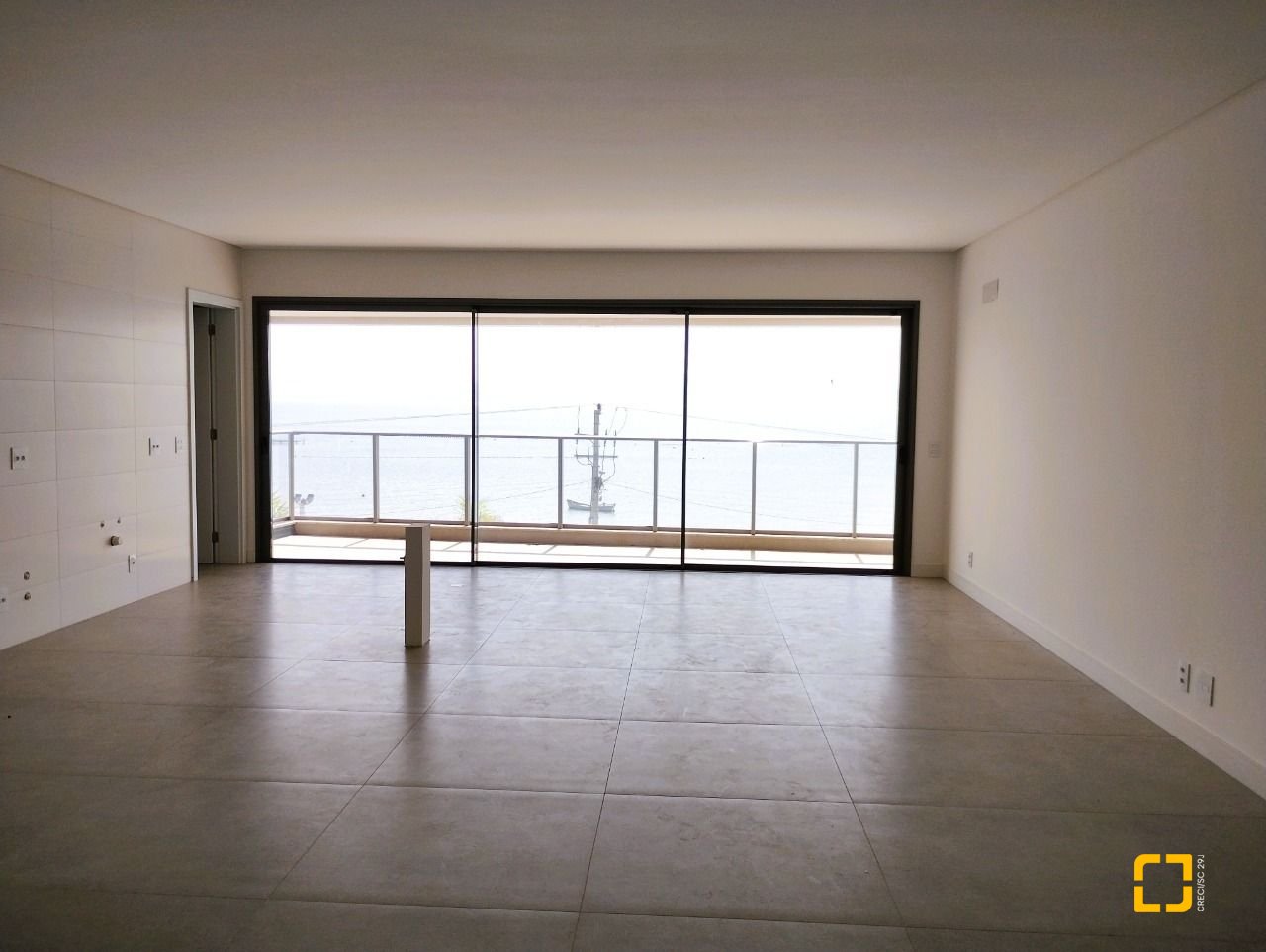 Apartamento com 176m², 6 quartos (sendo 3 suítes), 3 garagens, no bairro Cacupé em Florianópolis