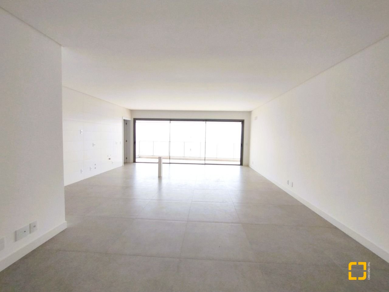 Apartamento com 176m², 6 quartos (sendo 3 suítes), 3 garagens, no bairro Cacupé em Florianópolis