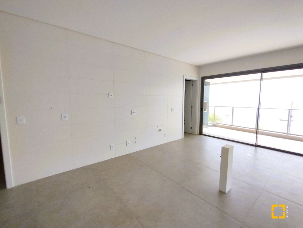 Apartamento com 176m², 6 quartos (sendo 3 suítes), 3 garagens, no bairro Cacupé em Florianópolis