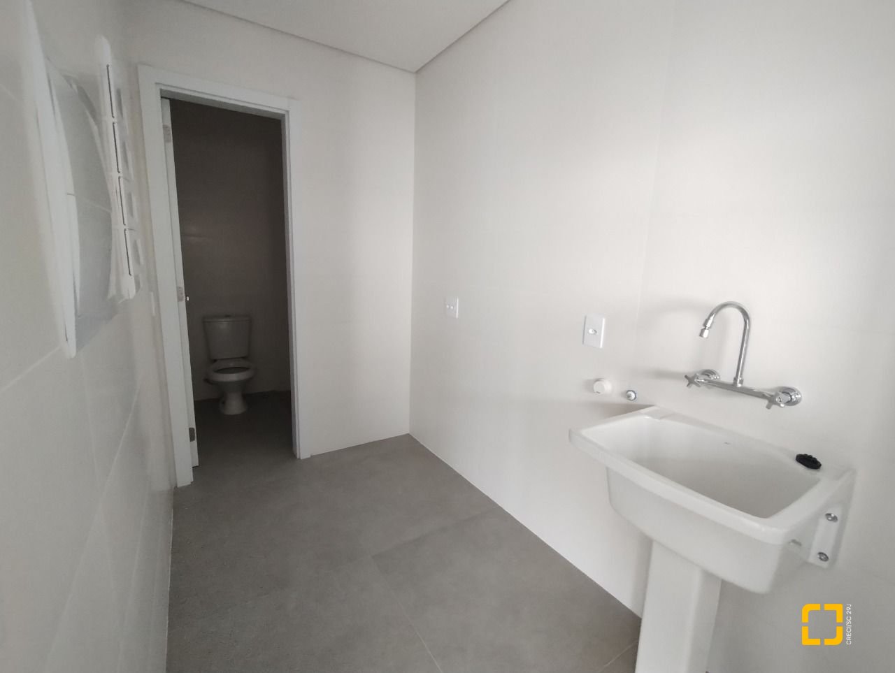 Apartamento com 176m², 6 quartos (sendo 3 suítes), 3 garagens, no bairro Cacupé em Florianópolis
