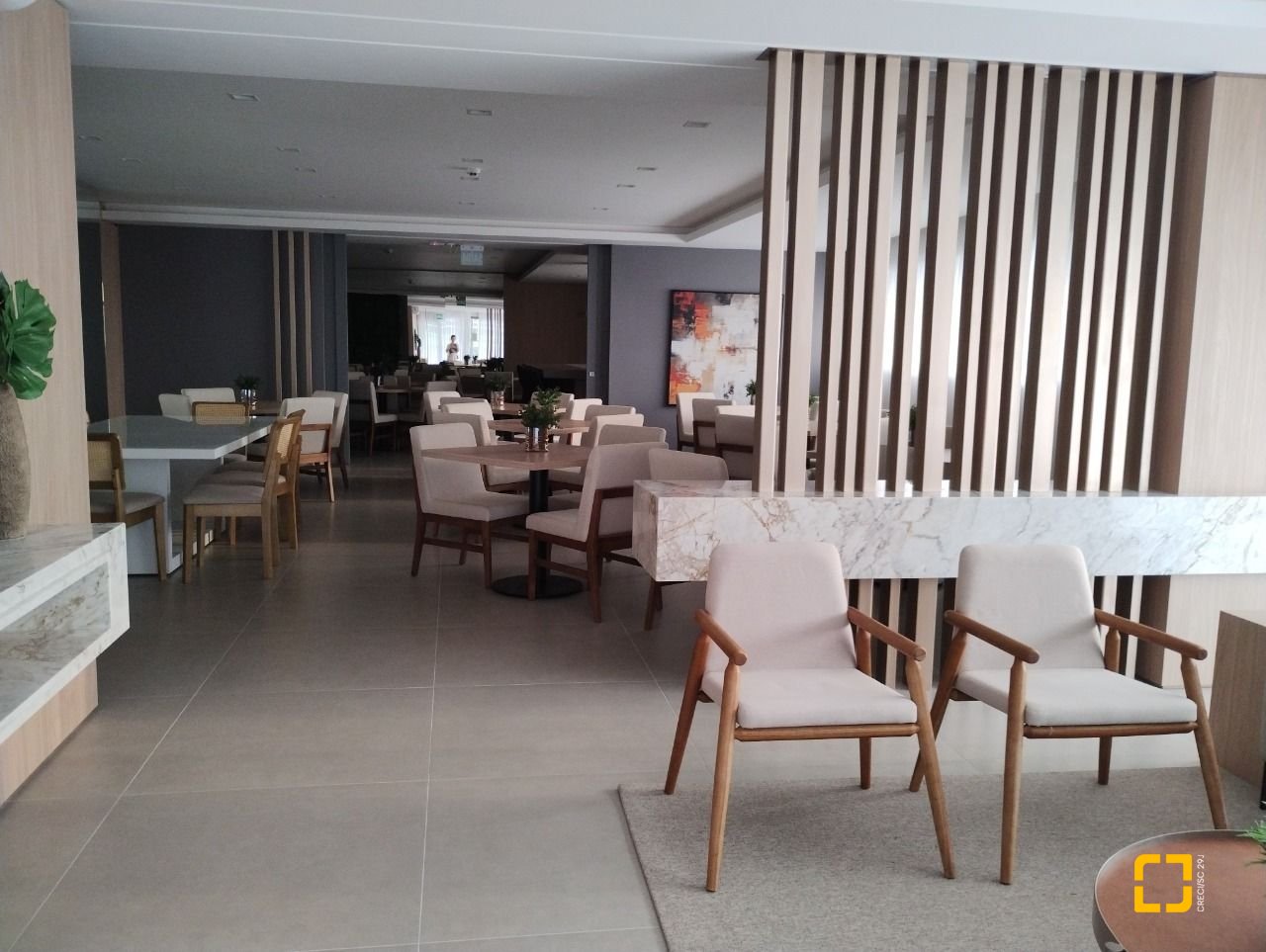 Apartamento com 176m², 6 quartos (sendo 3 suítes), 3 garagens, no bairro Cacupé em Florianópolis