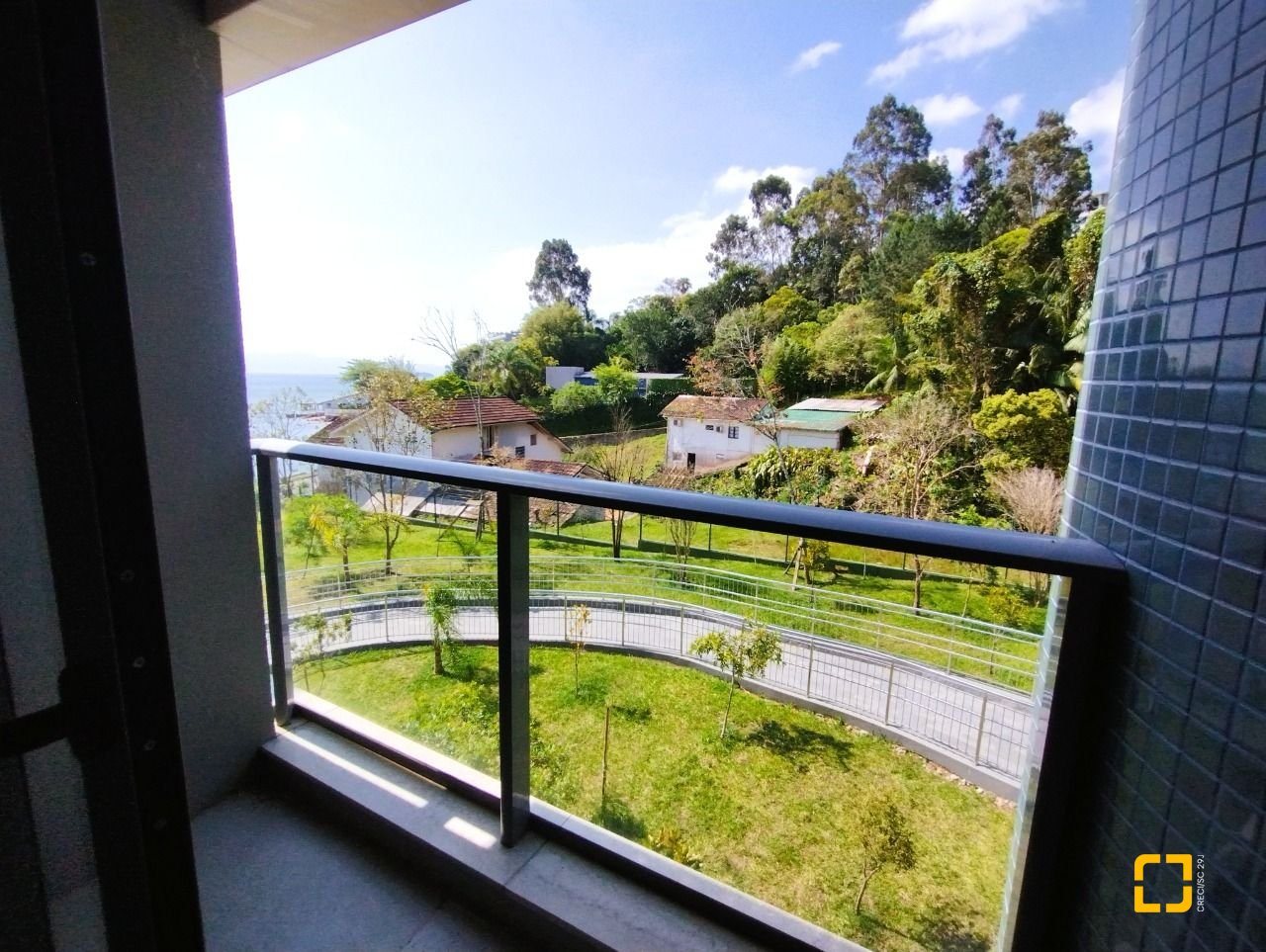 Apartamento com 176m², 6 quartos (sendo 3 suítes), 3 garagens, no bairro Cacupé em Florianópolis