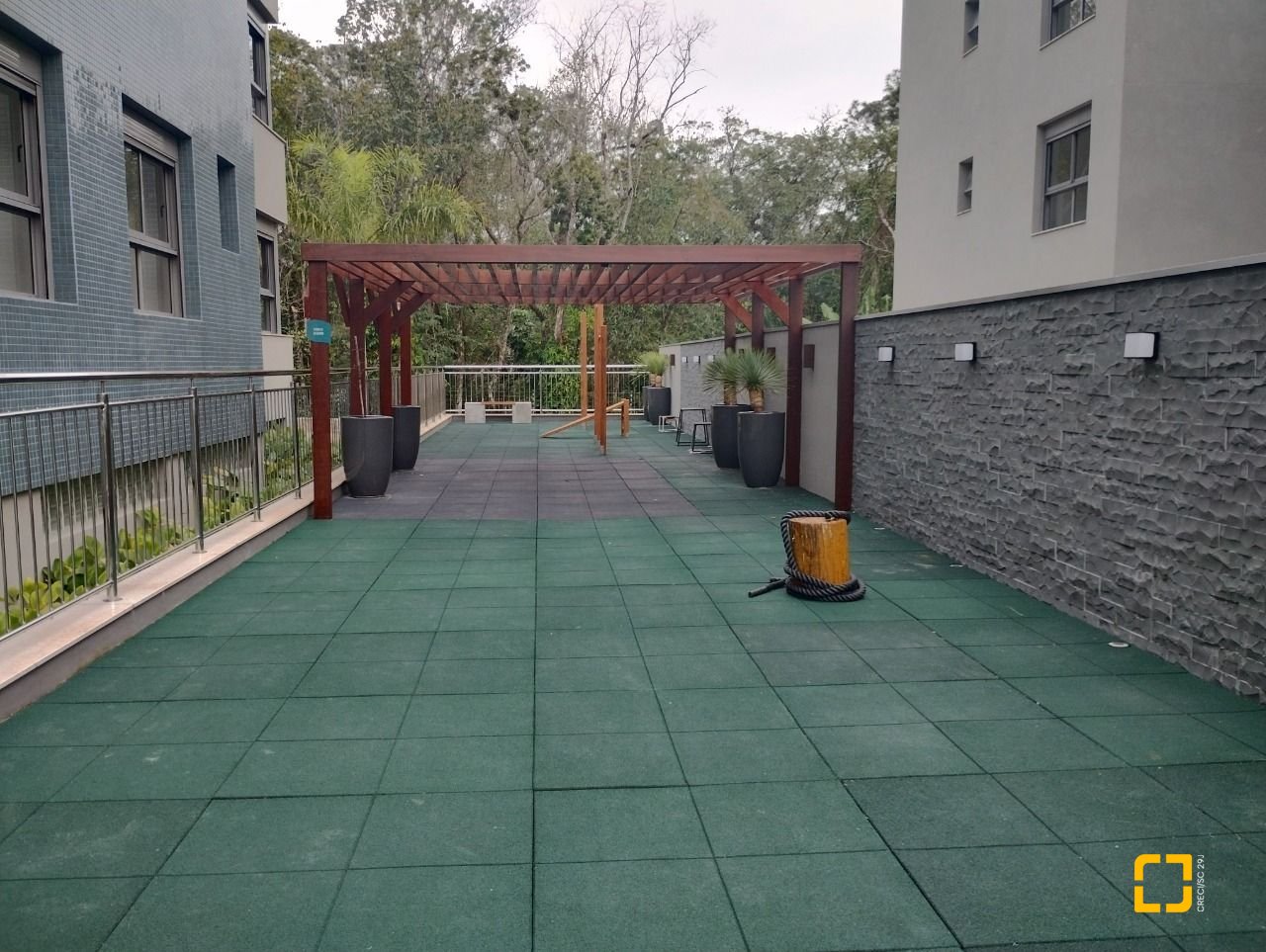 Apartamento com 176m², 6 quartos (sendo 3 suítes), 3 garagens, no bairro Cacupé em Florianópolis