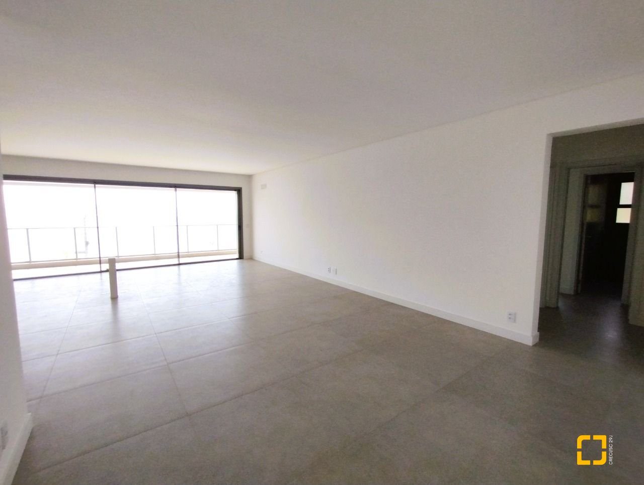 Apartamento com 176m², 6 quartos (sendo 3 suítes), 3 garagens, no bairro Cacupé em Florianópolis