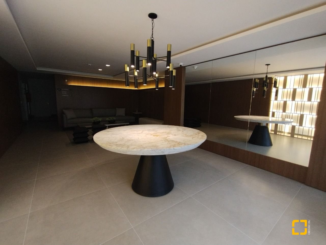 Apartamento com 176m², 6 quartos (sendo 3 suítes), 3 garagens, no bairro Cacupé em Florianópolis