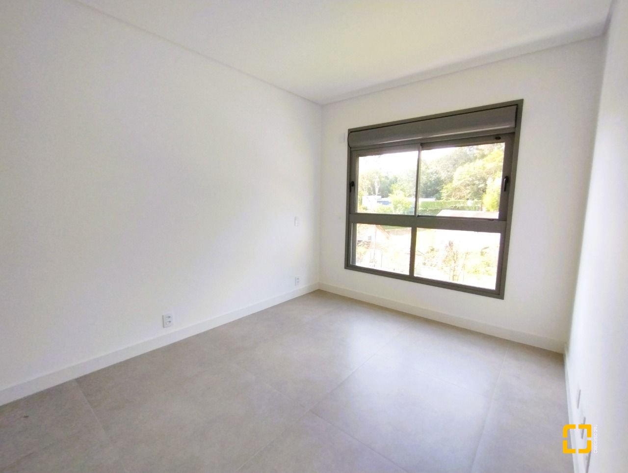 Apartamento com 176m², 6 quartos (sendo 3 suítes), 3 garagens, no bairro Cacupé em Florianópolis