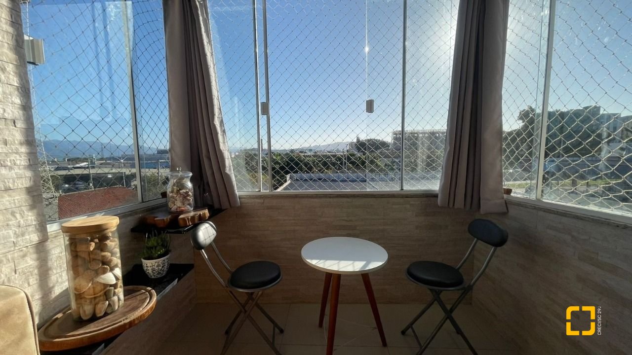 Apartamento com 74m², 3 quartos, 1 garagem, no bairro Capoeiras em Florianópolis