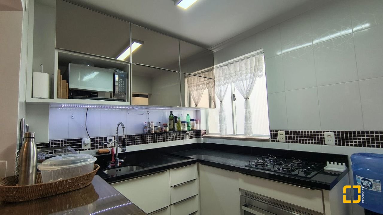 Apartamento com 74m², 3 quartos, 1 garagem, no bairro Capoeiras em Florianópolis