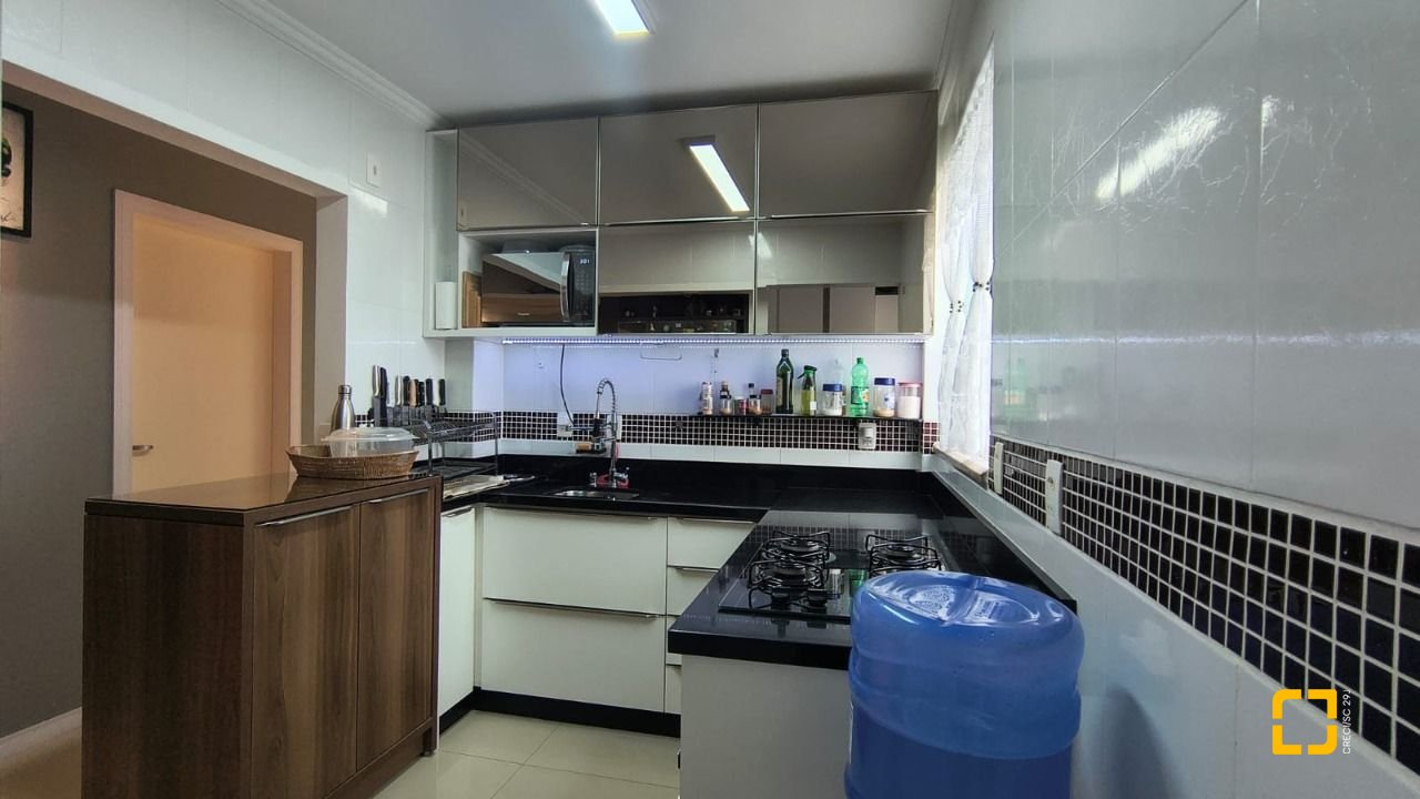 Apartamento com 74m², 3 quartos, 1 garagem, no bairro Capoeiras em Florianópolis