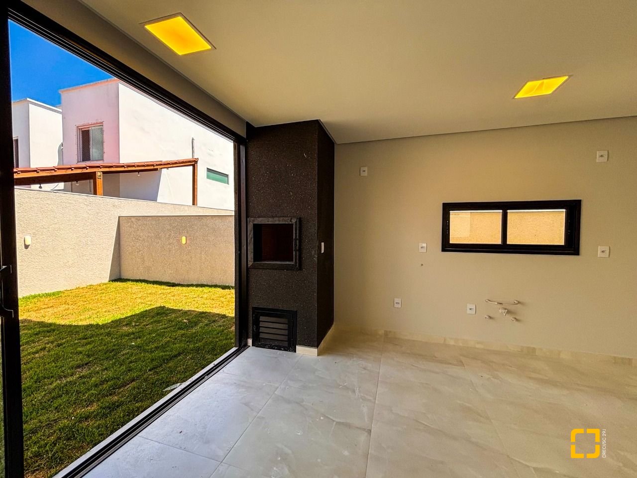 Casa com 156m², 4 quartos (sendo 1 suíte), 1 garagem, no bairro Rio Vermelho em Florianópolis