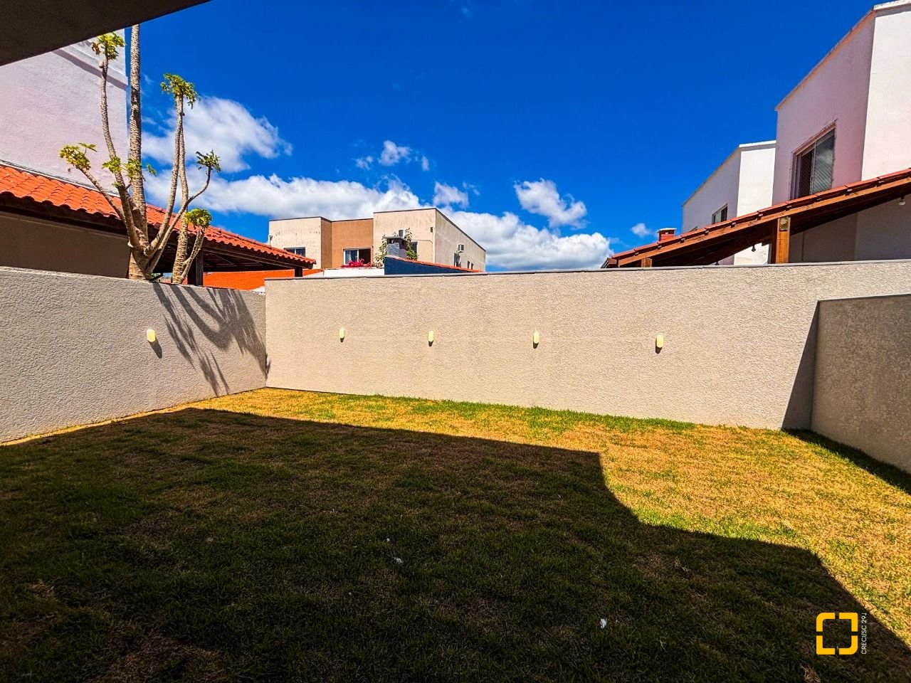 Casa com 156m², 4 quartos (sendo 1 suíte), 1 garagem, no bairro Rio Vermelho em Florianópolis