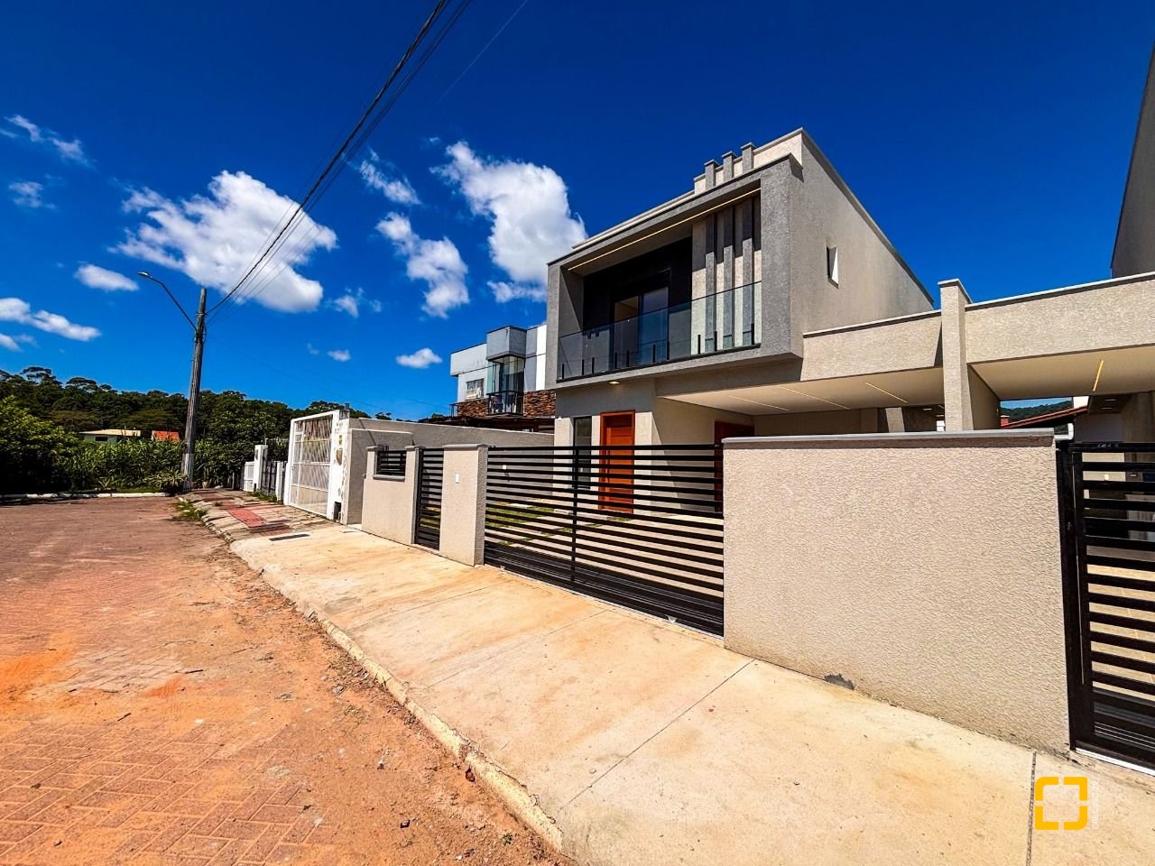 Casa com 156m², 4 quartos (sendo 1 suíte), 1 garagem, no bairro Rio Vermelho em Florianópolis