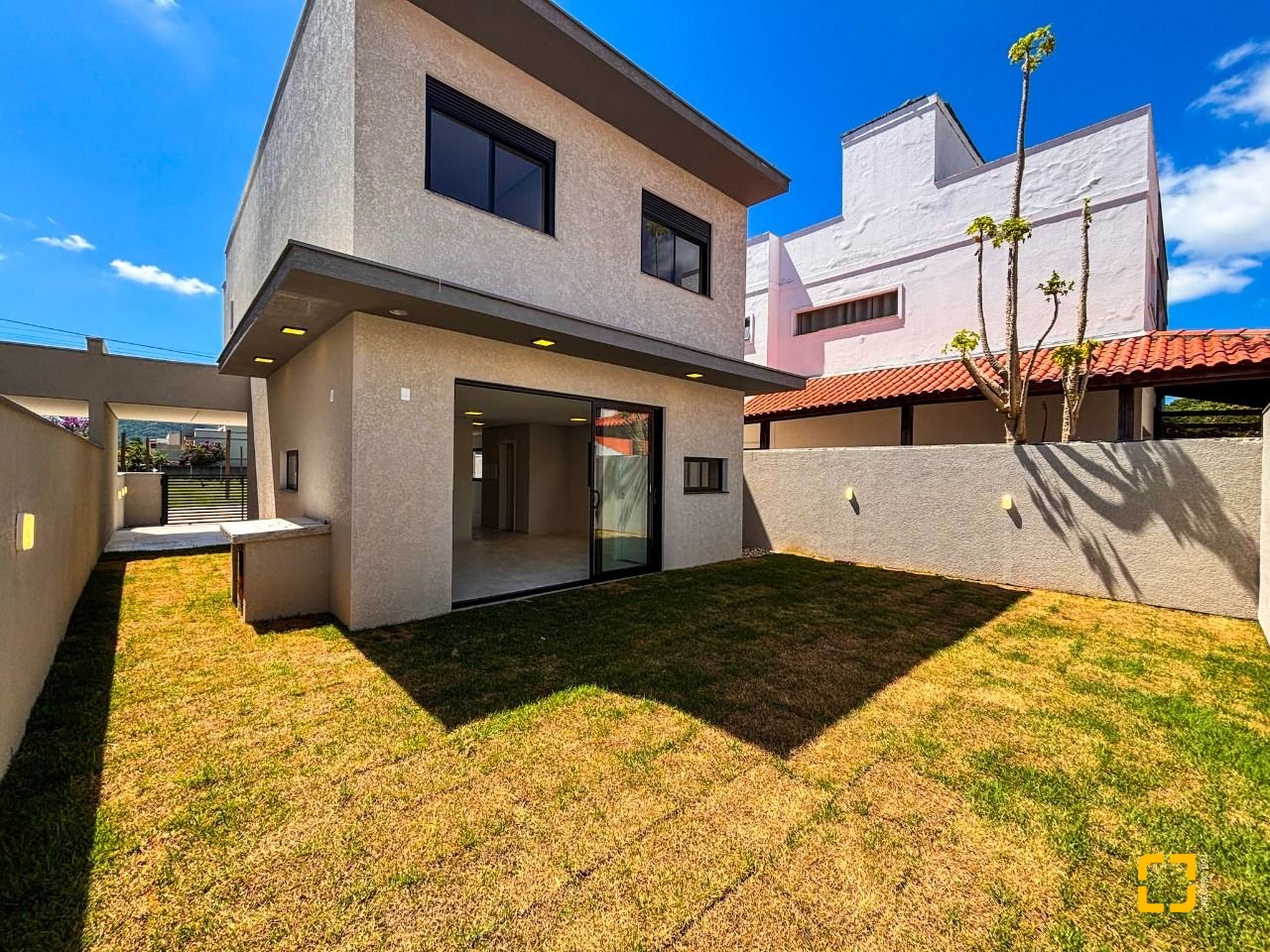 Casa com 156m², 4 quartos (sendo 1 suíte), 1 garagem, no bairro Rio Vermelho em Florianópolis