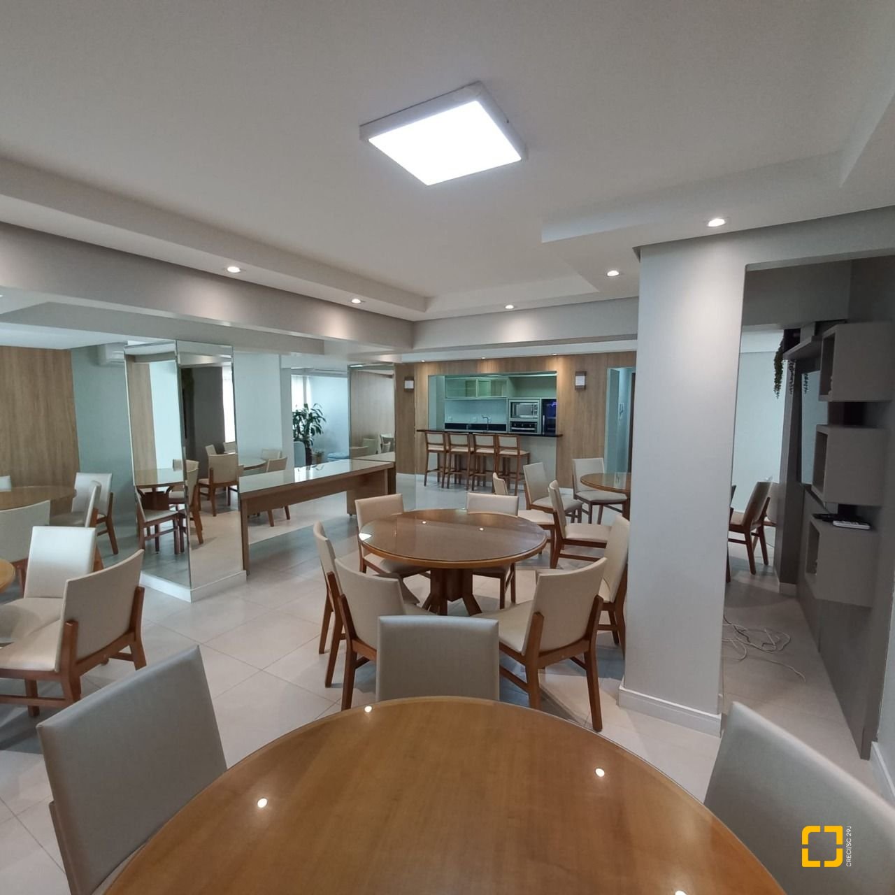 Apartamento com 108m², 4 quartos (sendo 1 suíte), 1 garagem, no bairro Balneário em Florianópolis