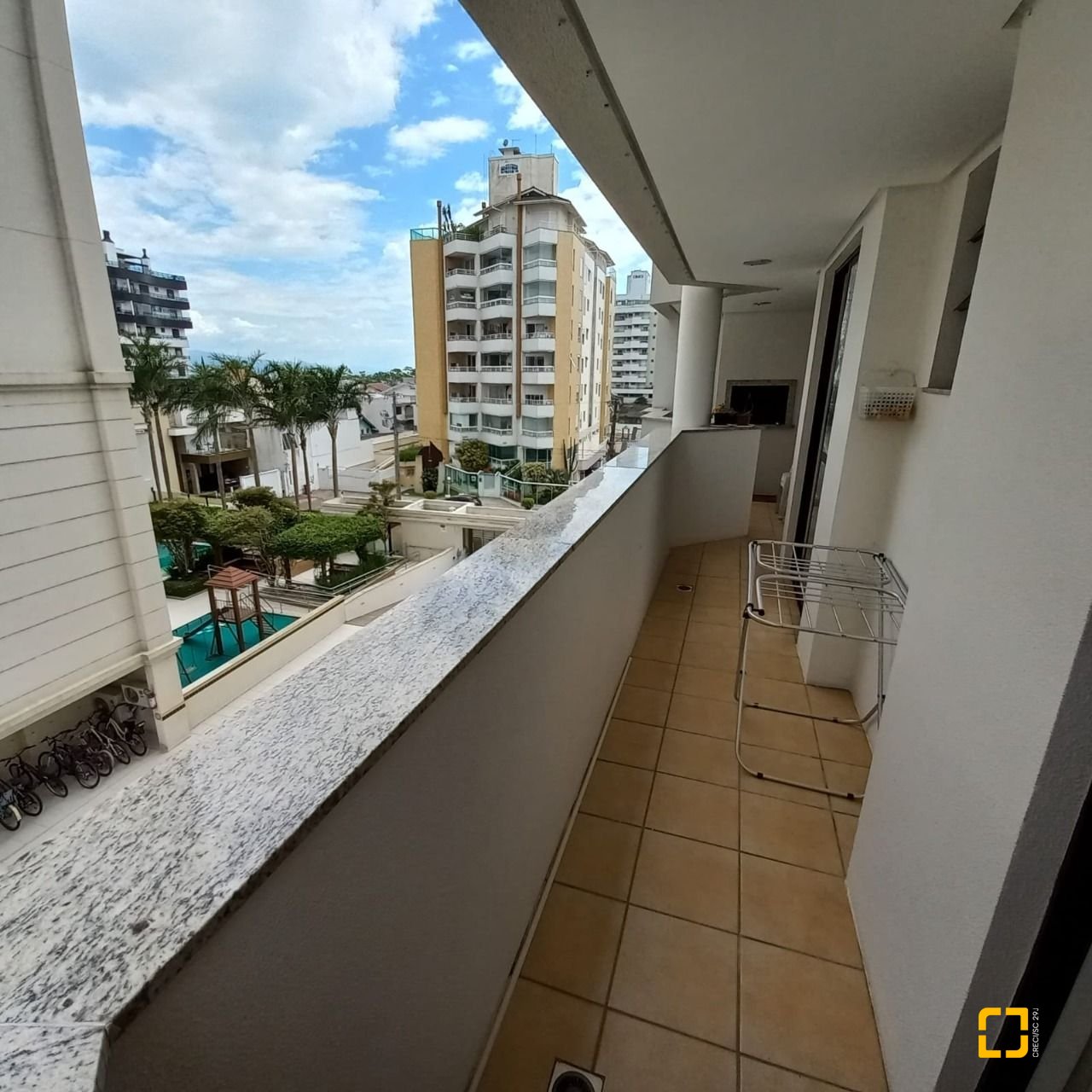 Apartamento com 108m², 4 quartos (sendo 1 suíte), 1 garagem, no bairro Balneário em Florianópolis