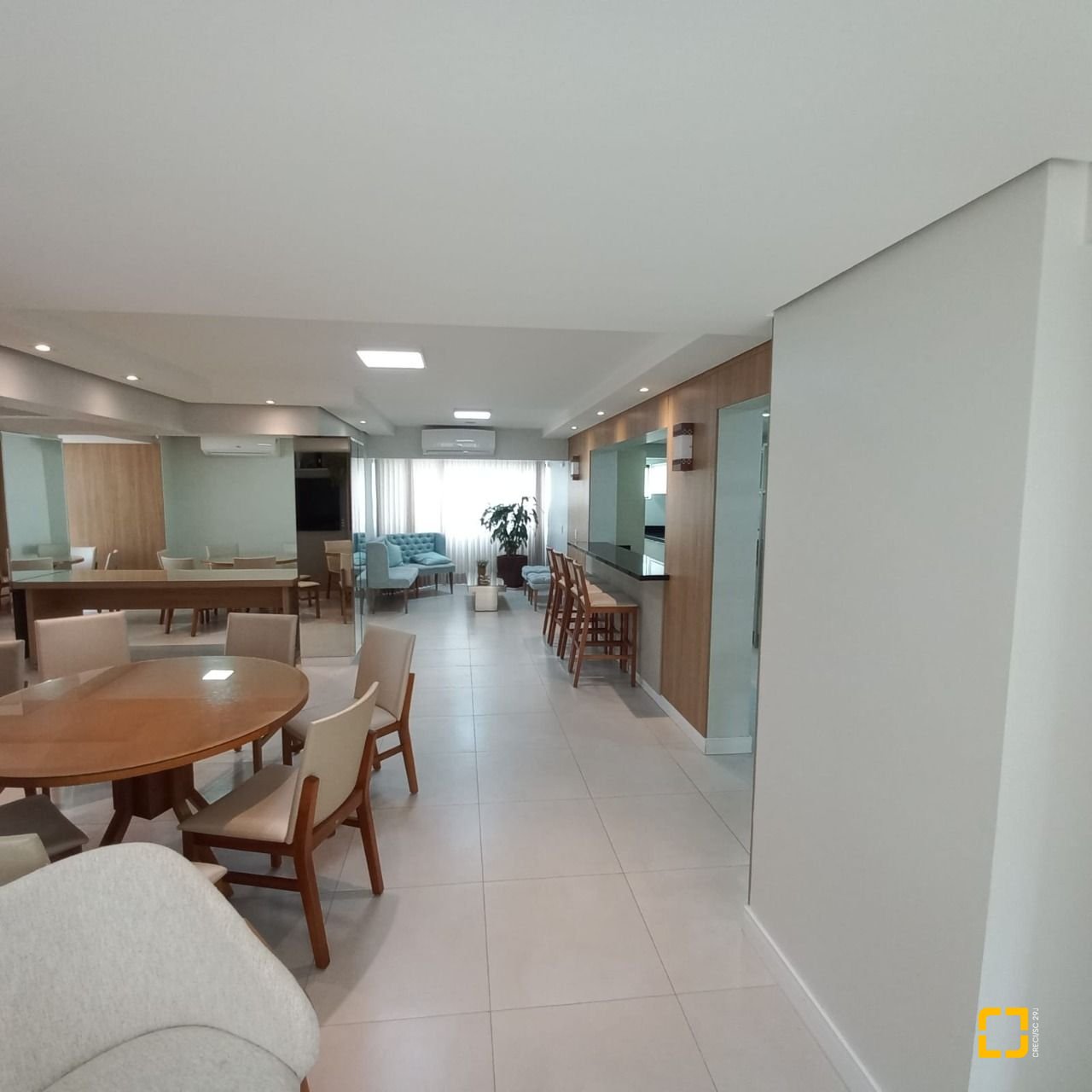 Apartamento com 108m², 4 quartos (sendo 1 suíte), 1 garagem, no bairro Balneário em Florianópolis