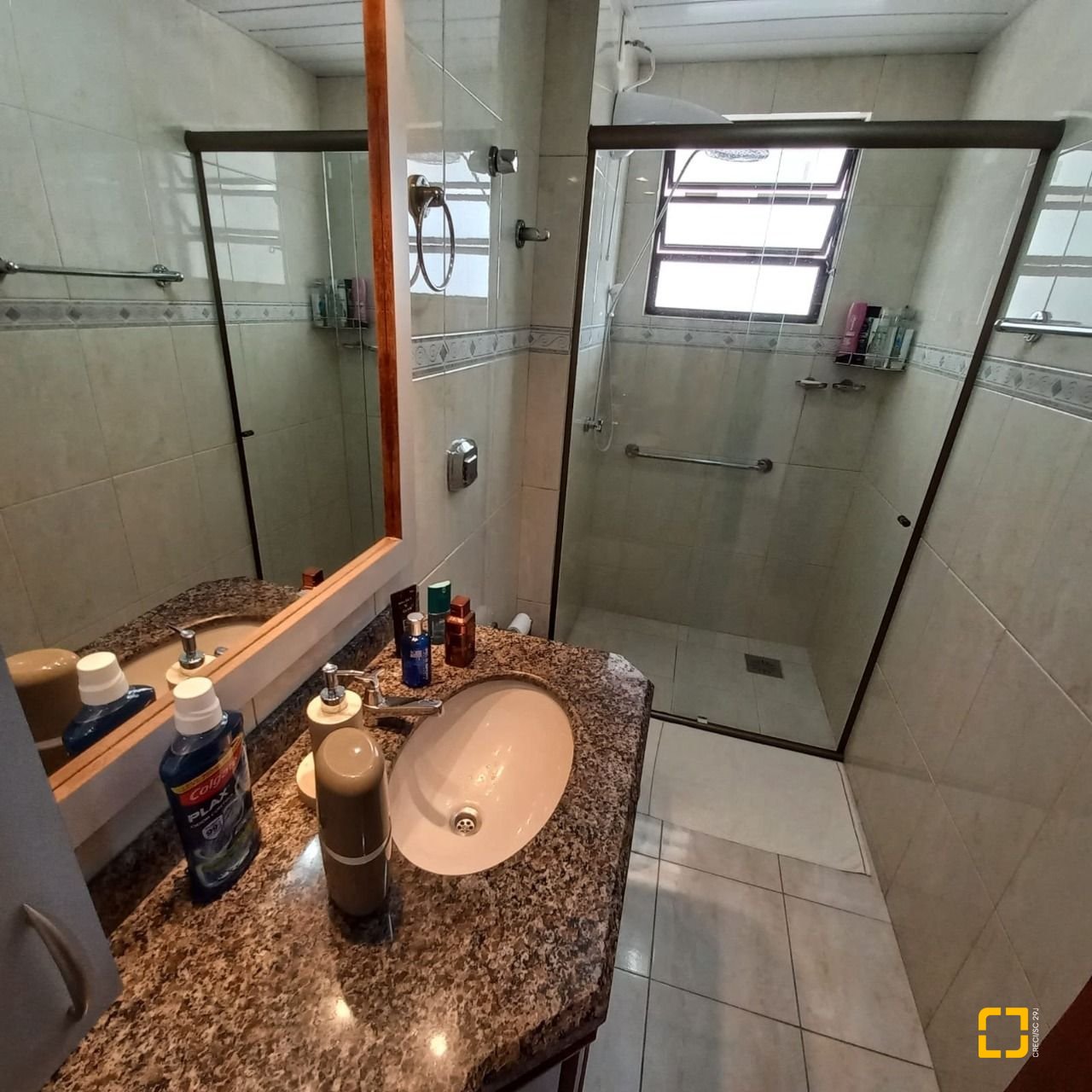Apartamento com 108m², 4 quartos (sendo 1 suíte), 1 garagem, no bairro Balneário em Florianópolis