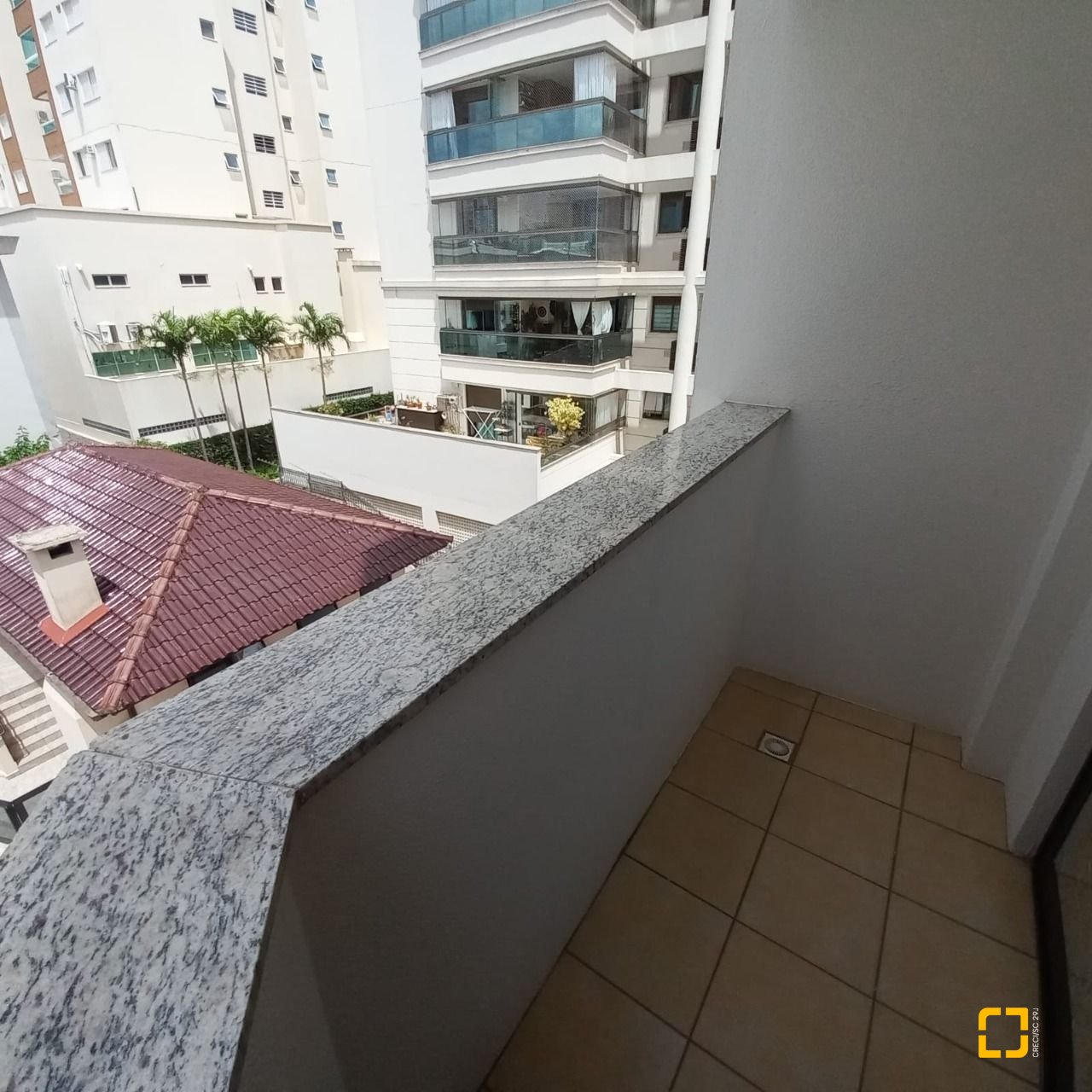 Apartamento com 108m², 4 quartos (sendo 1 suíte), 1 garagem, no bairro Balneário em Florianópolis